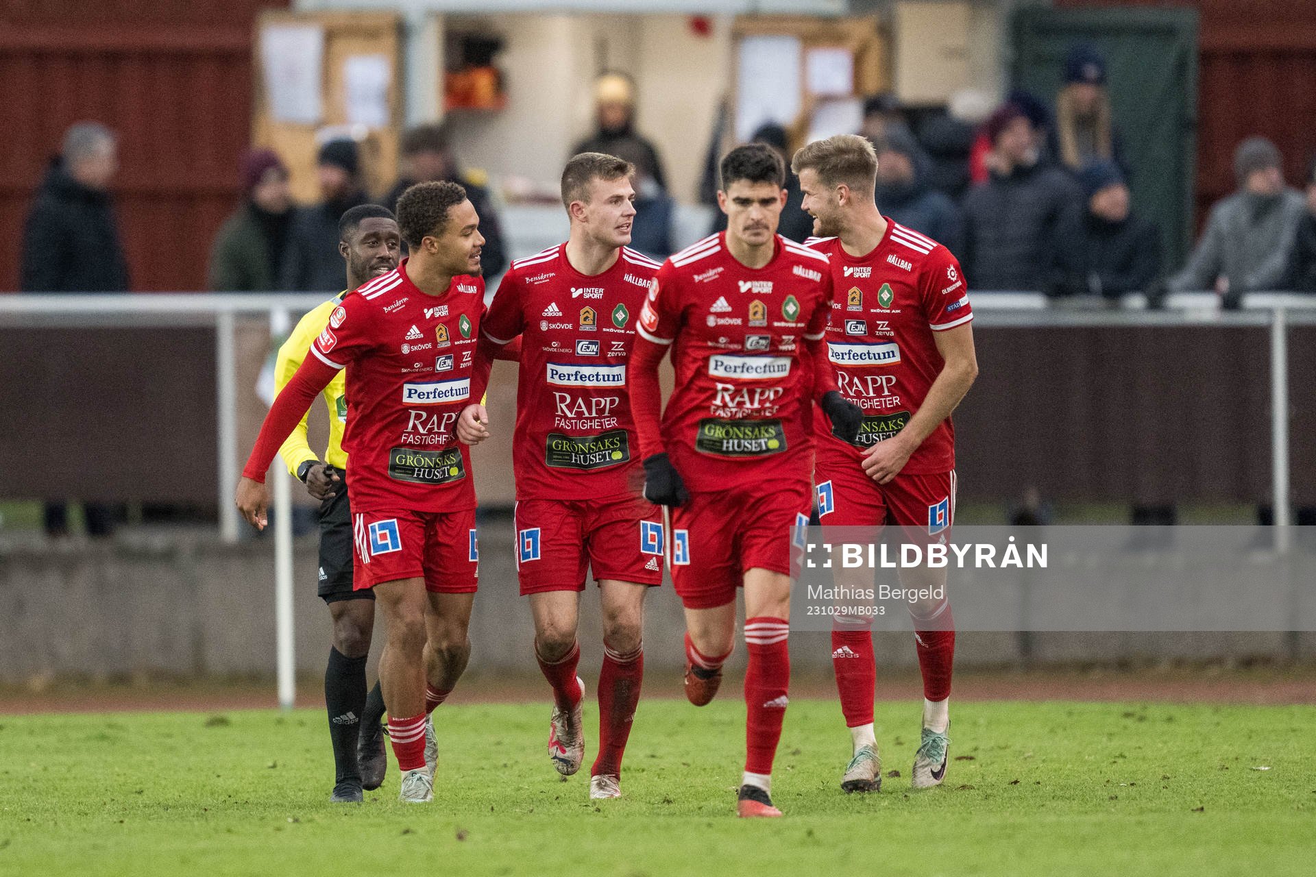 Skövde AIKs Darrell Kamdem Tibell, Filip Schyberg och