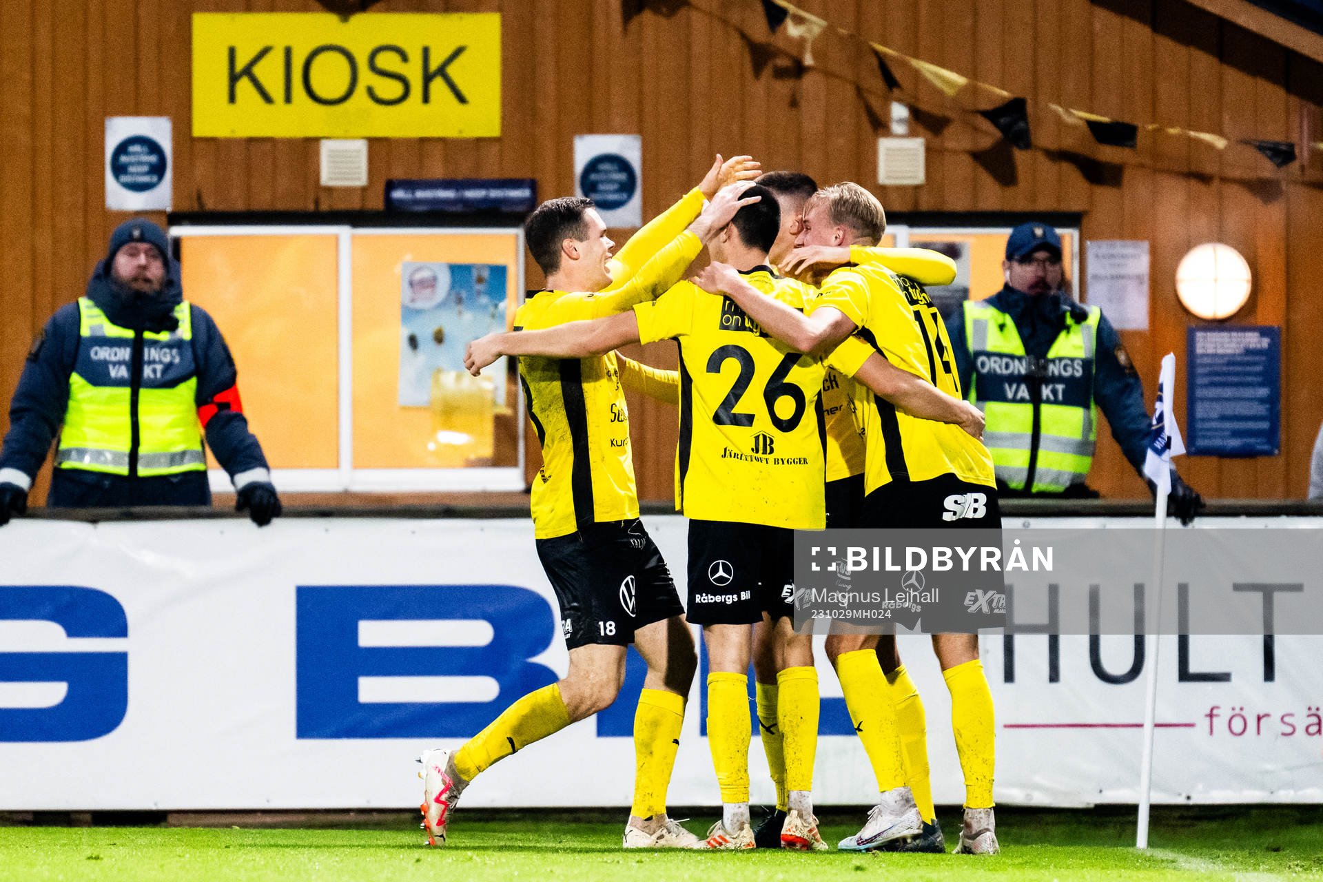 Mjällbys spelare jublar