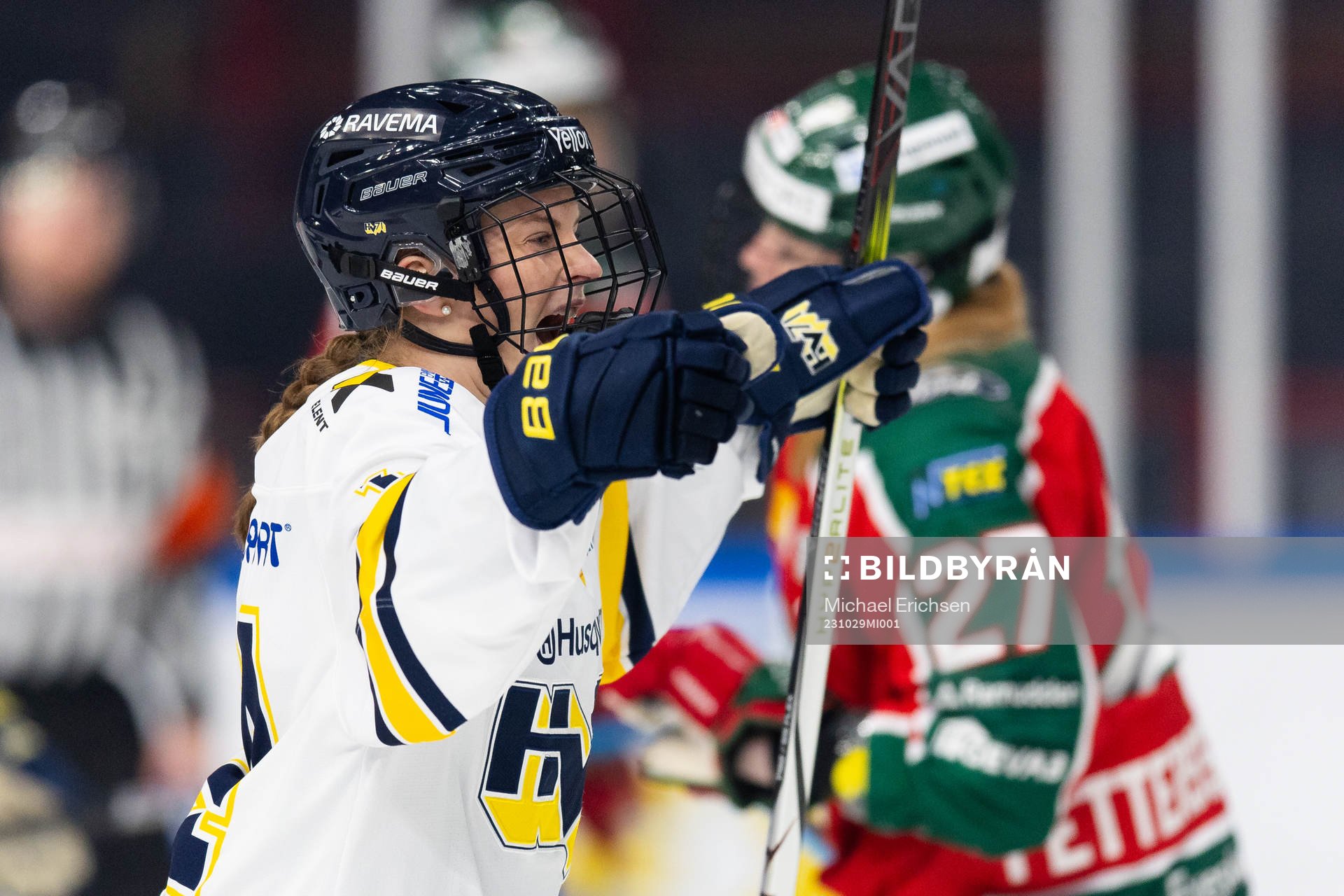 HV71s Evelina Arvidsson jublar