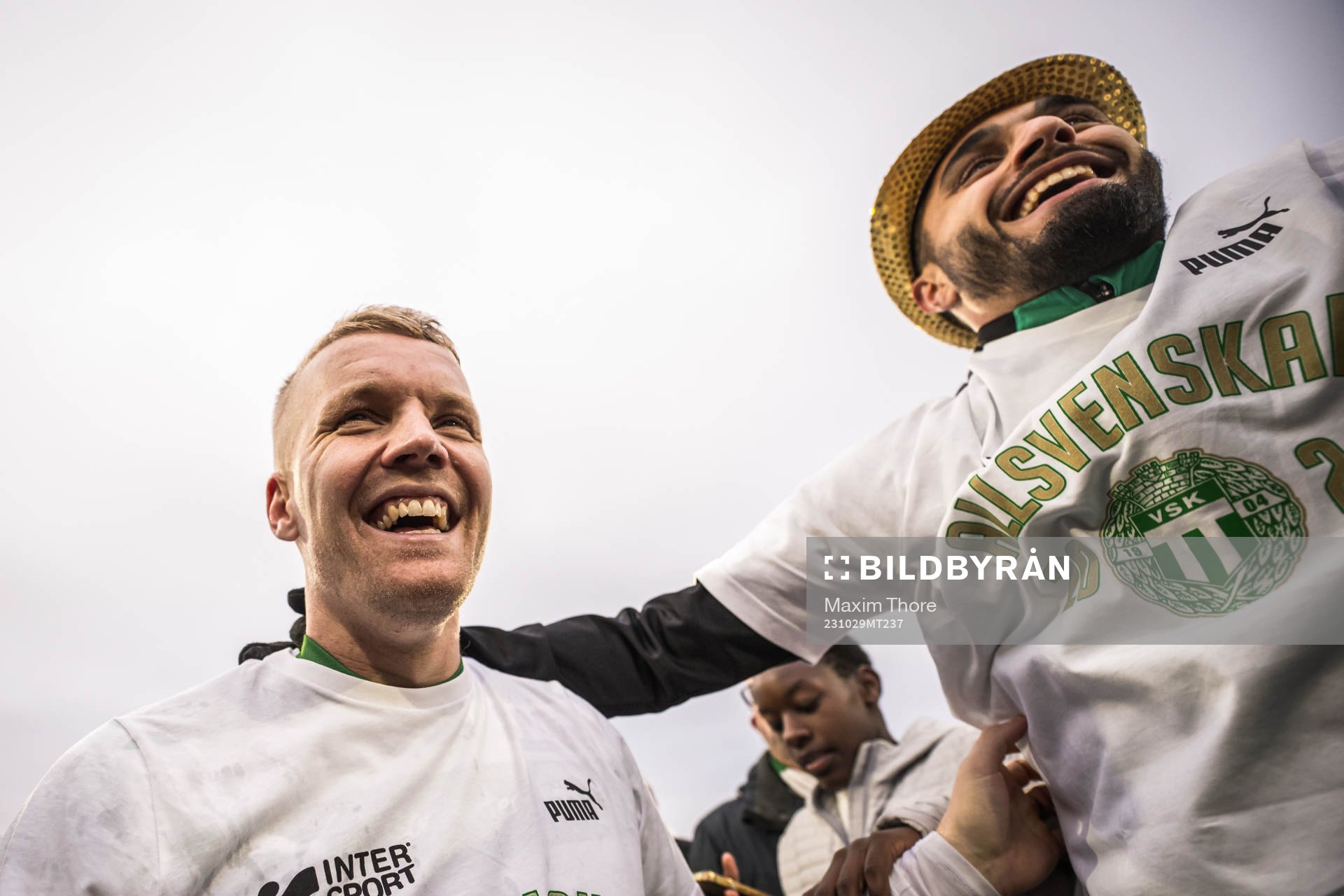 Västerås SKs Simon Johansson jublar över avancemanget