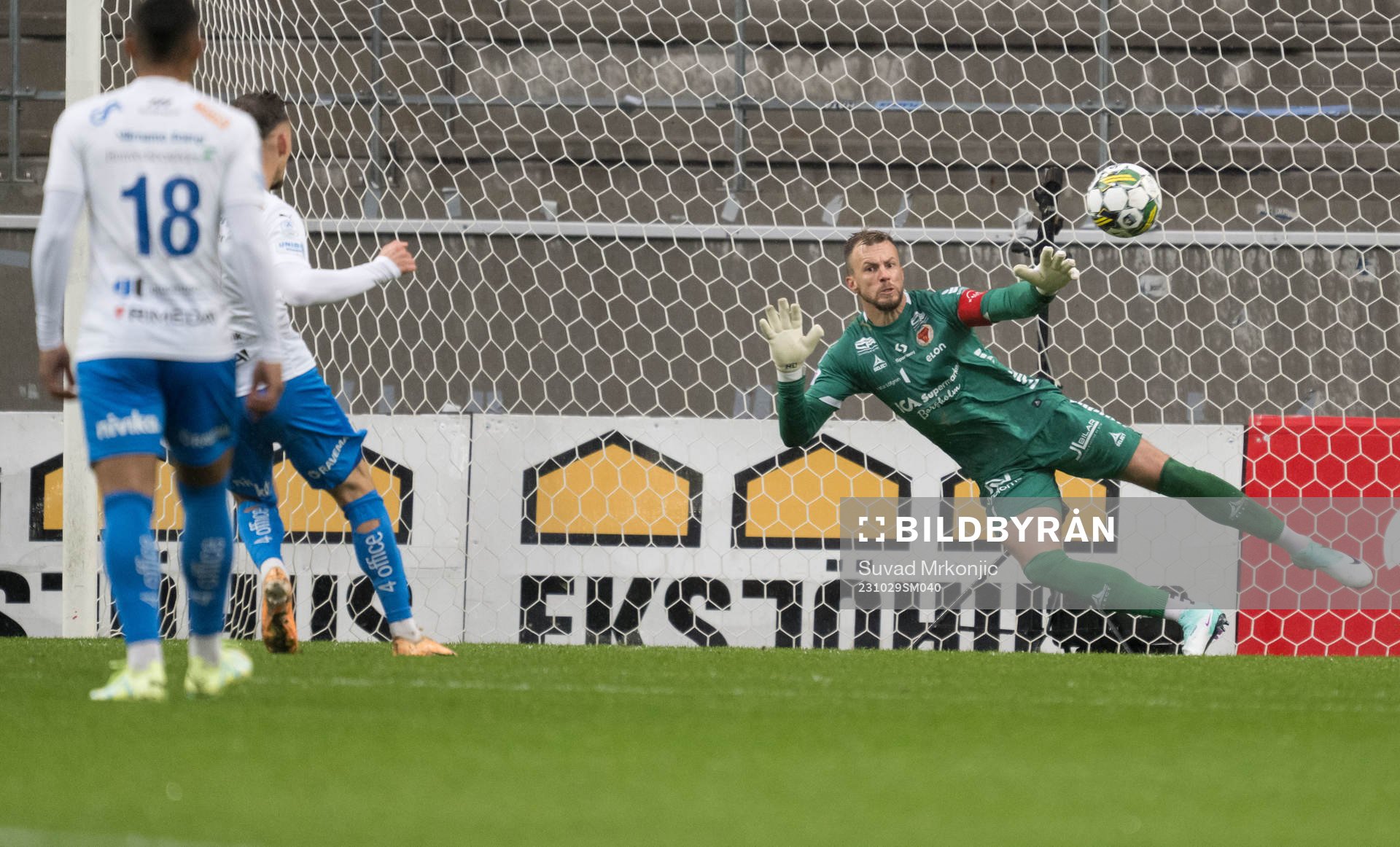 Värnamos Ajdin Zeljkovic och Kalmars målvakt Ricardo