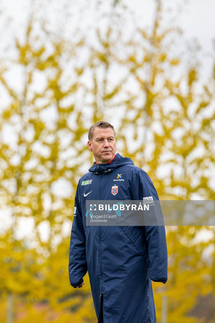 Leif Gunnar Smerud, head coach of the Norwegian women's