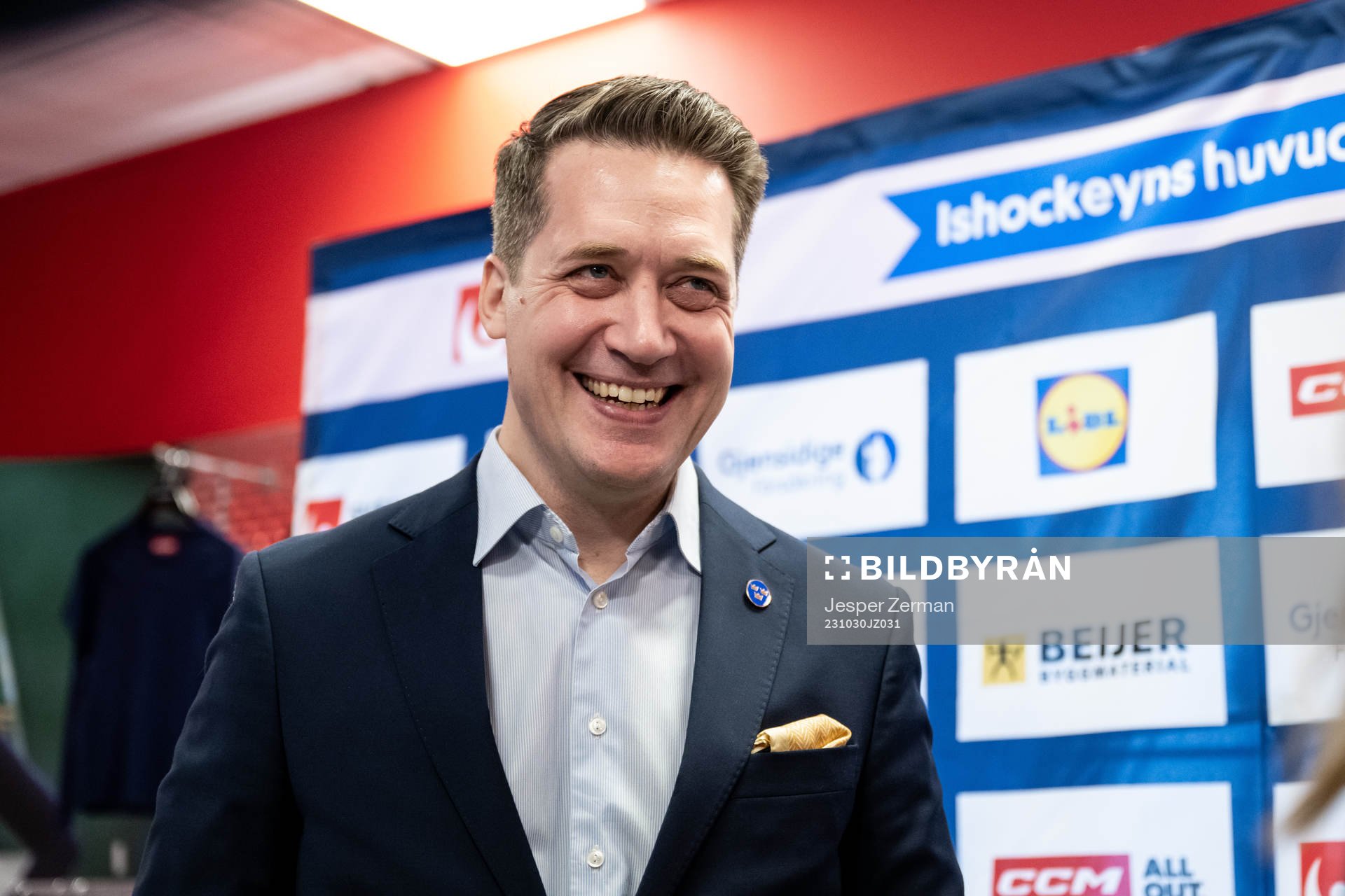 Tre Kronors förbundskapten Sam Hallam