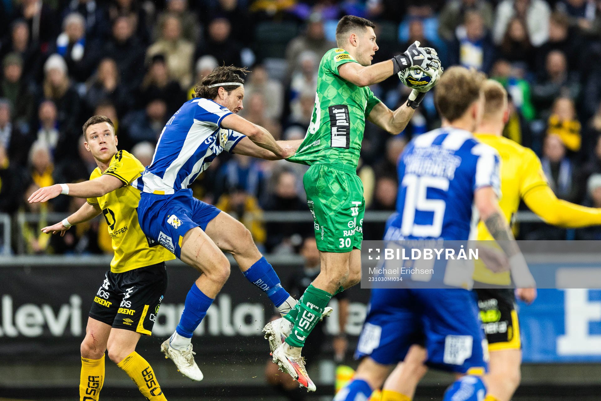 IFK Göteborgs Gustav Svensson och Elfsborgs målvakt Hakon