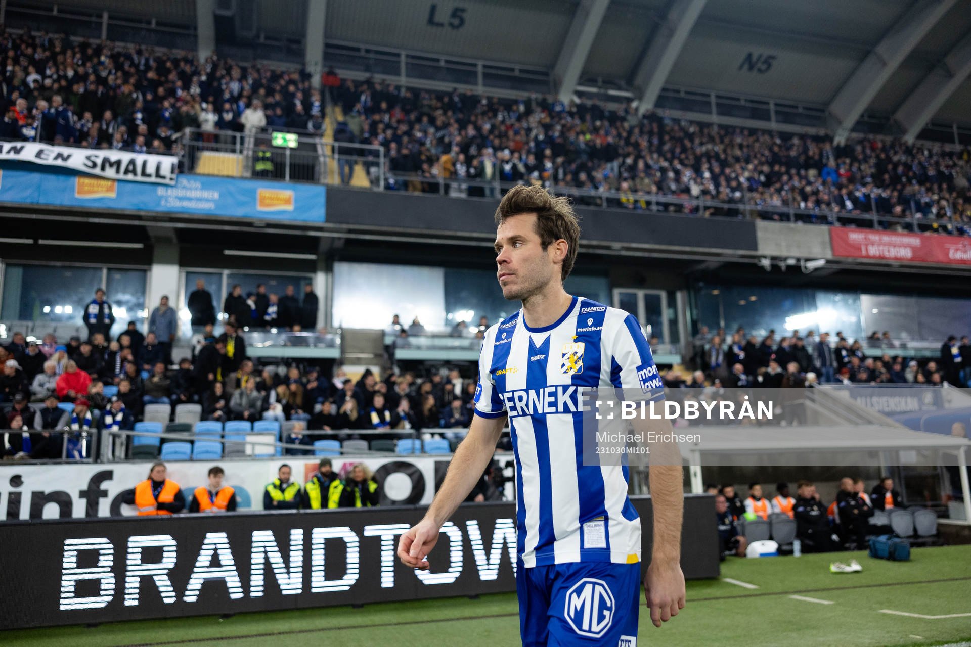 IFK Göteborgs Emil Salomonsson innan fotbollsmatchen i