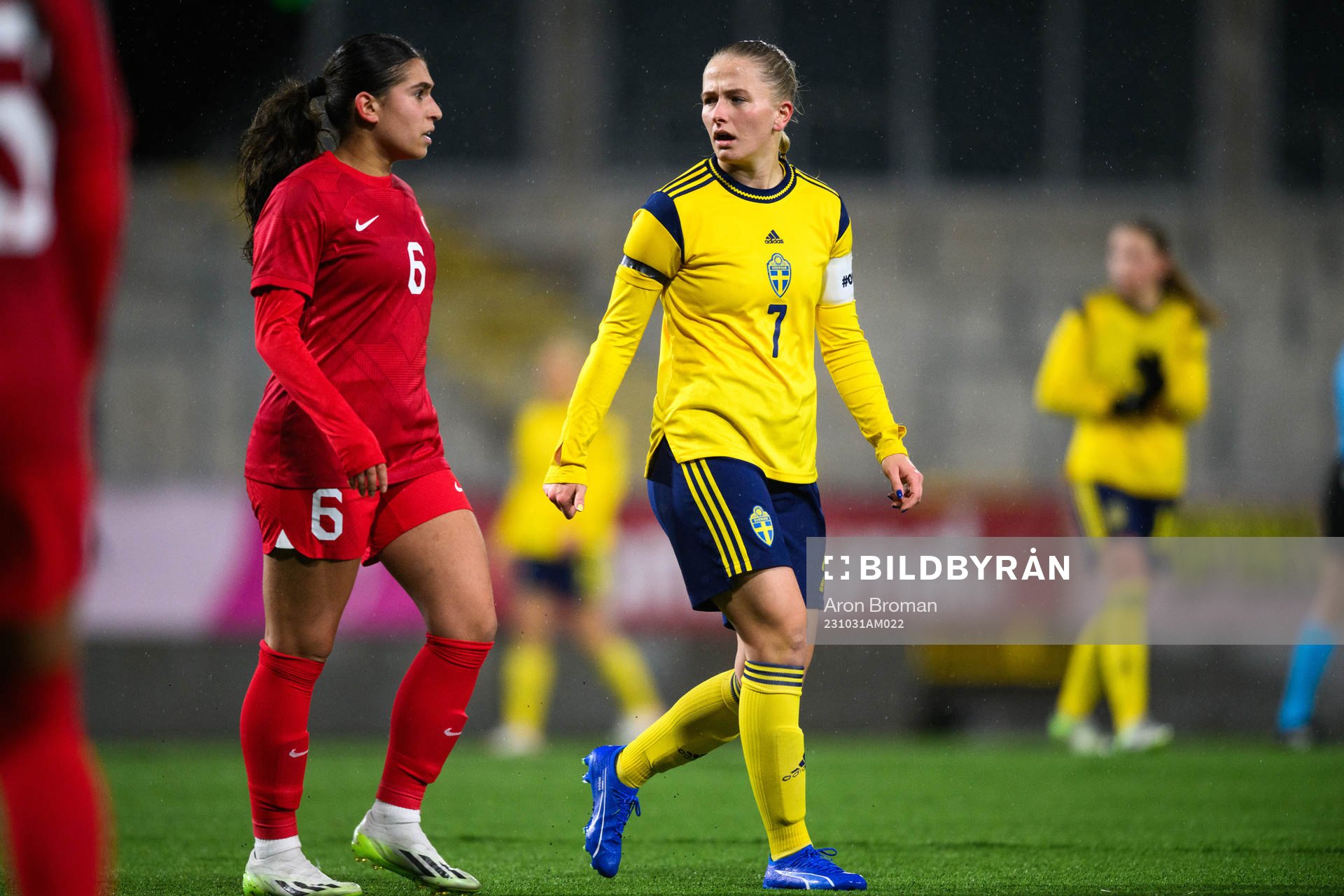 Sila Tetik of Turkey and Tuva Skoog of Sweden during the UEFA Women's under-19 Euro Qualifier football match between Turkey and Sweden on October 31, 2023 in Västerås.