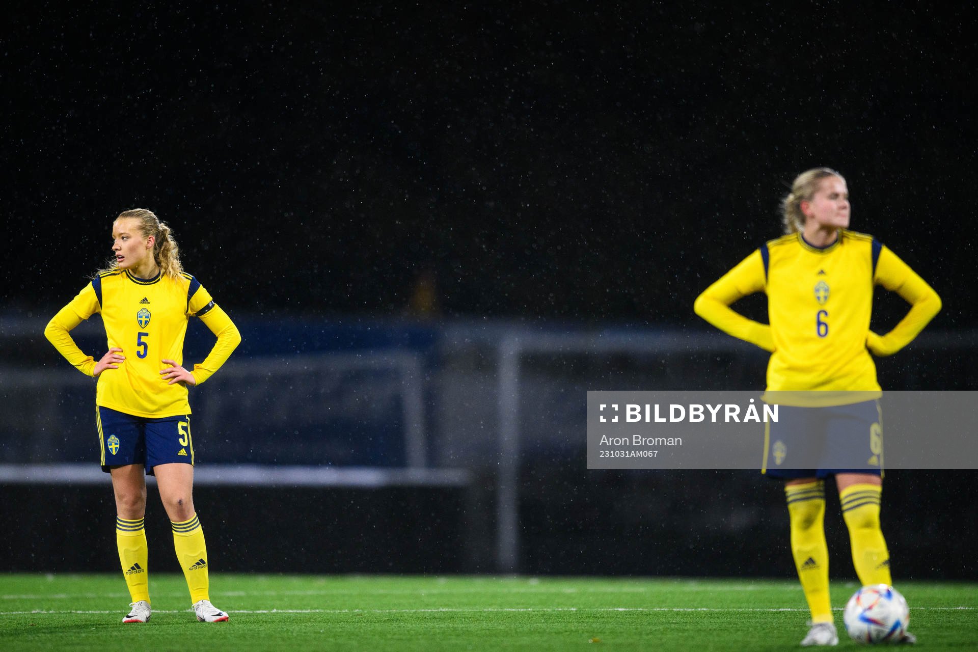 Smilla Holmberg and Sara Frigren of Sweden look dejected