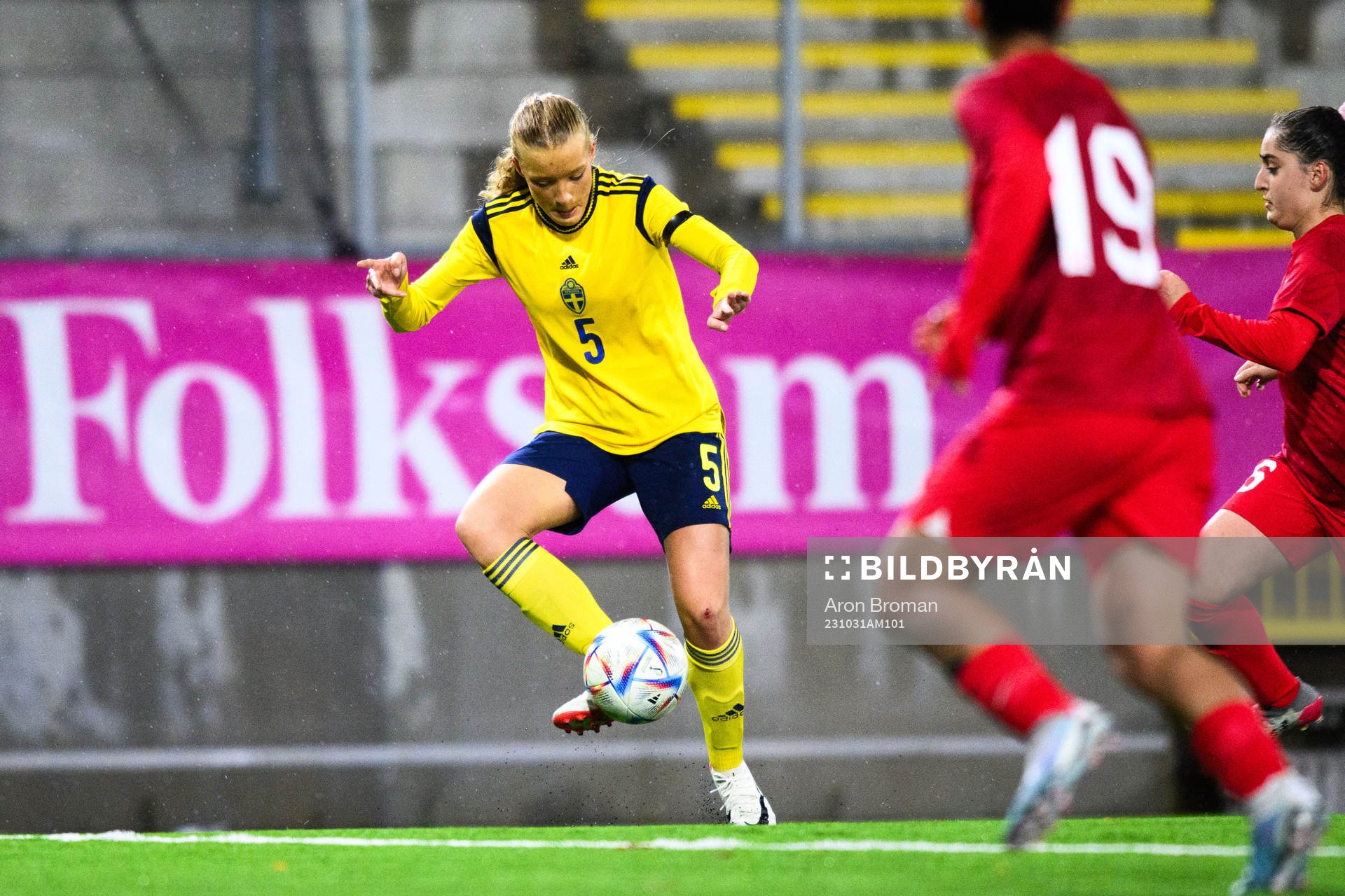 Smilla Holmberg of Sweden