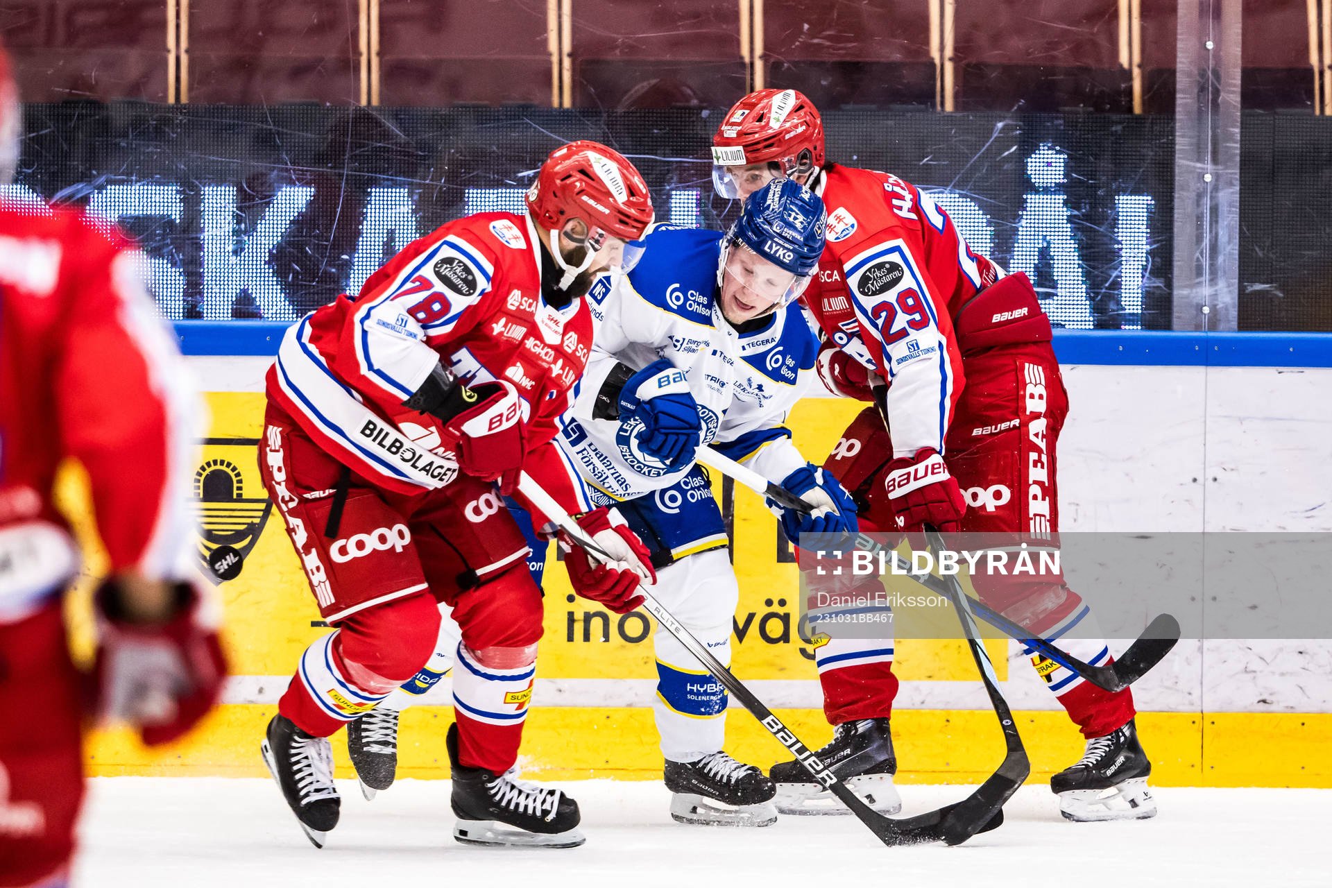 Timrås Robin Hanzl och Leksands Kalle Östman och Timrås