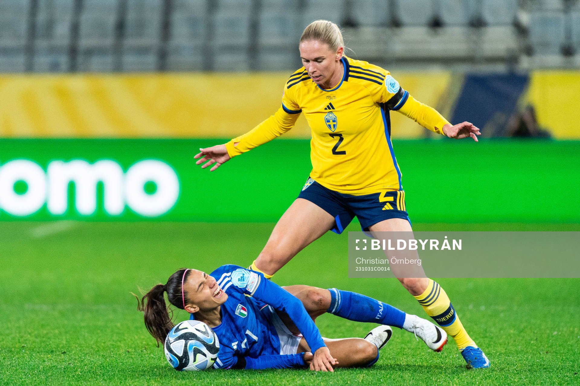 Jonna Andersson of Sweden and Agnese Bonfantini of Italy