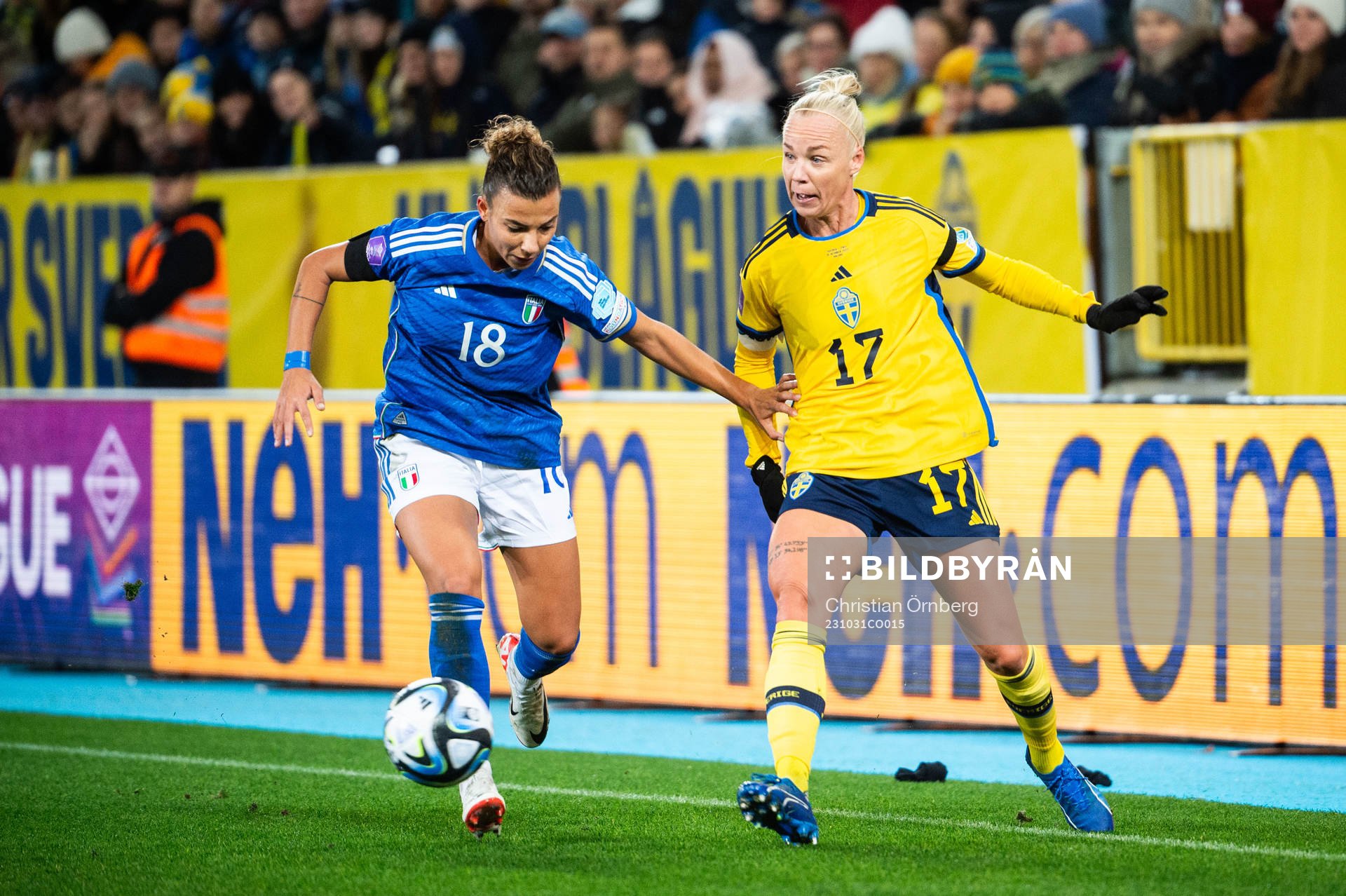 Arianna Caruso of Italy and Caroline Seger of Sweden