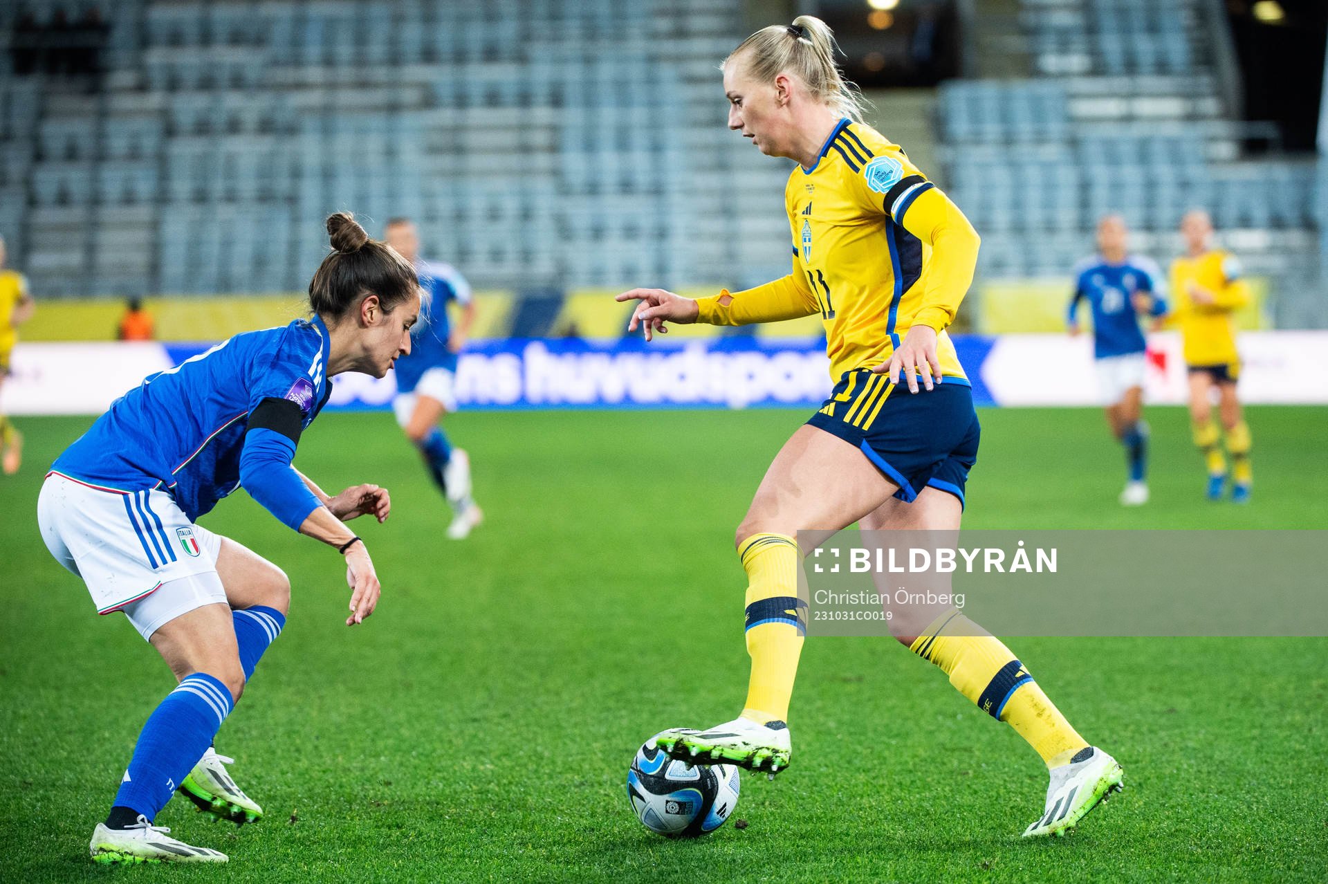 Martina Lenzini of Italy and Stina Blackstenius of Sweden