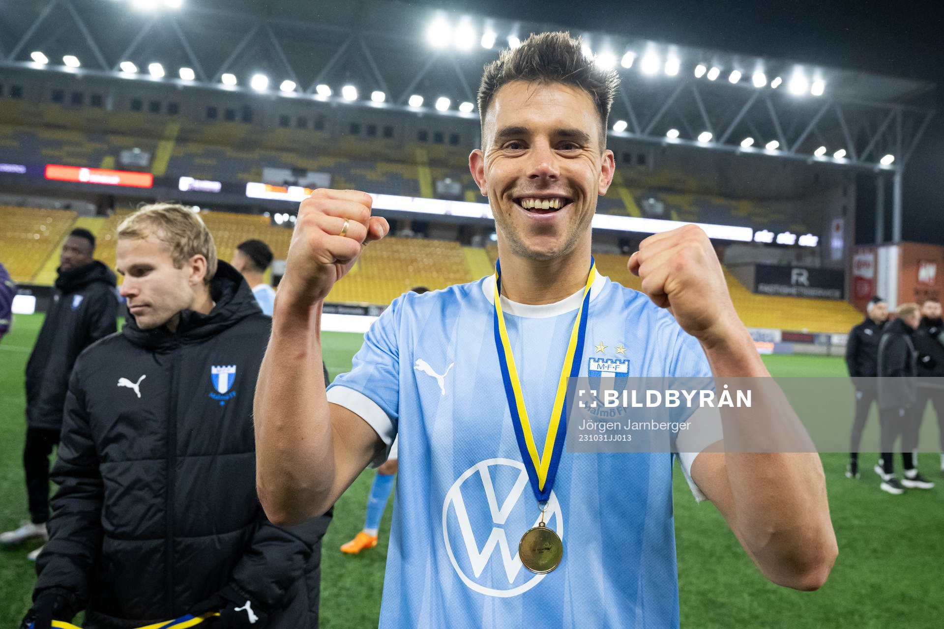 Malmö FFs Jonas Bruun Knudsen jublar efter finalen i U21 Allsvenskan mellan Elfsborg och Malmö FF den 31 oktober 2023 i Borås.