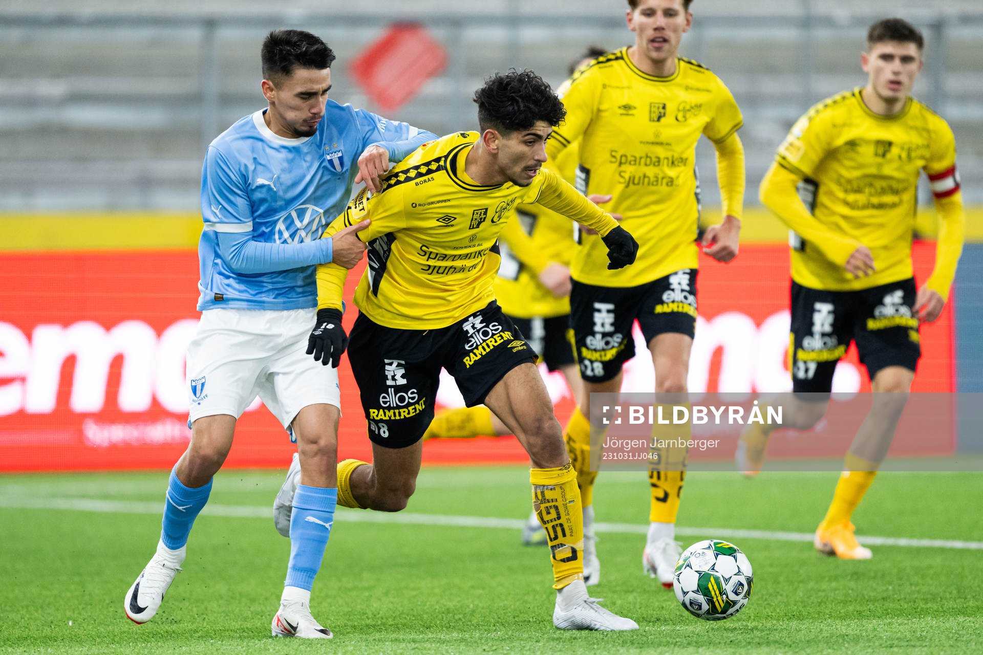 Malmö FFs Alexander Hughes och Elfsborgs Ahmed Qasem
