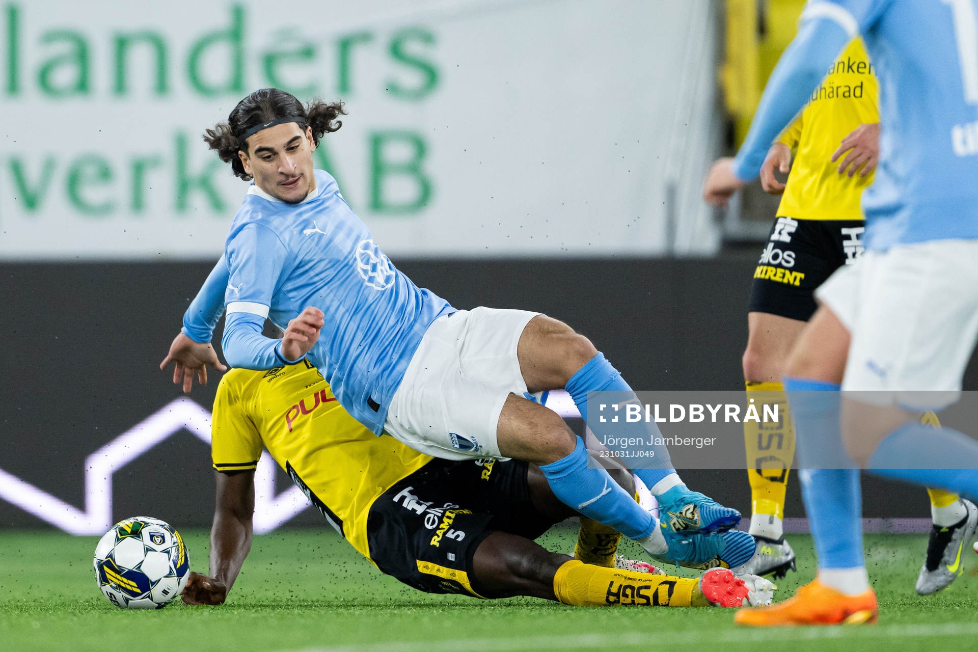 Malmö FFs Jacob Shamoun och Elfsborgs Maudo Lamine Jarjue