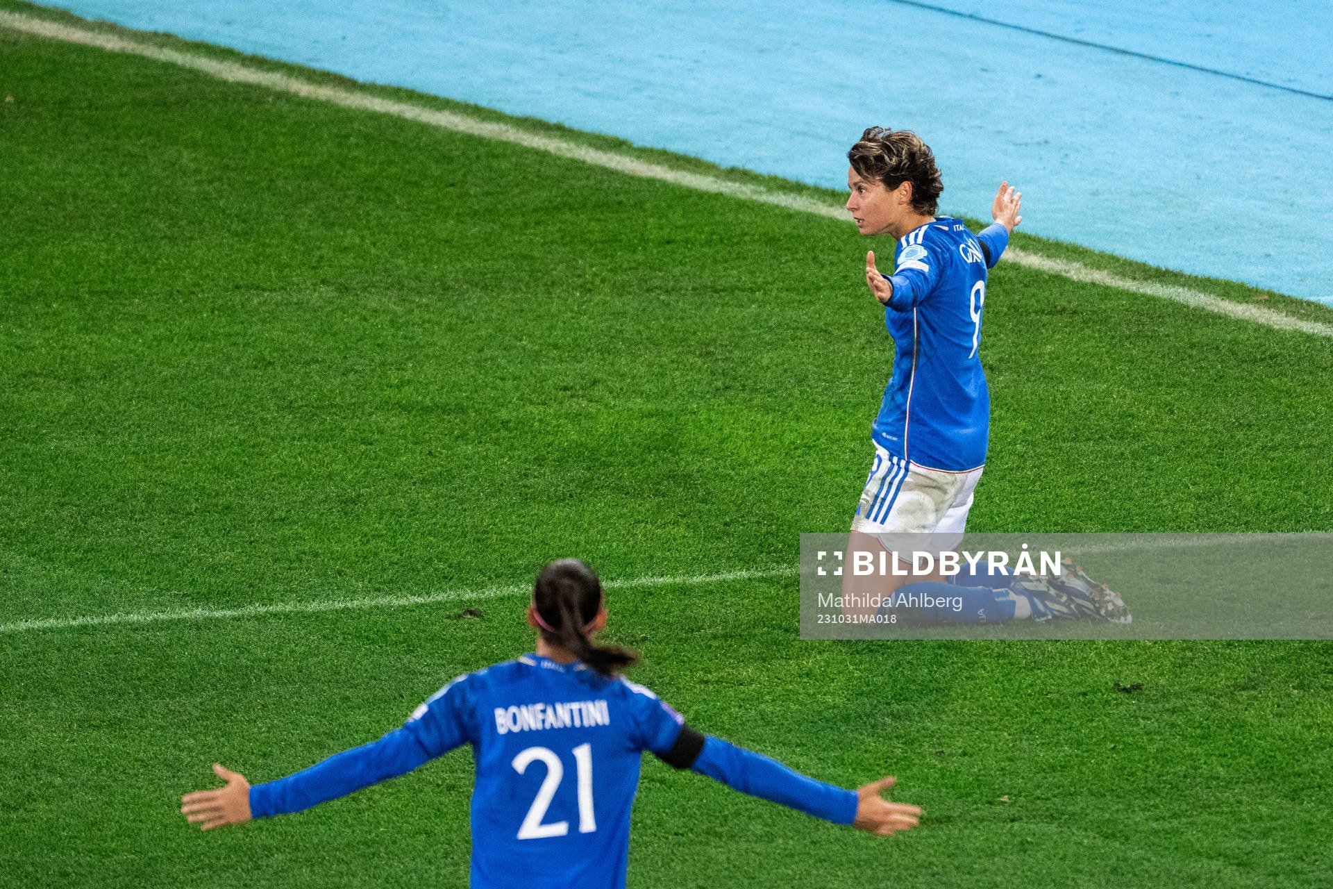 Valentina Giacinti of Italy celebrates after 0-1 during the UEFA Women's Nations League football match between Sweden and Italy on October 31, 2023 in Malmö.