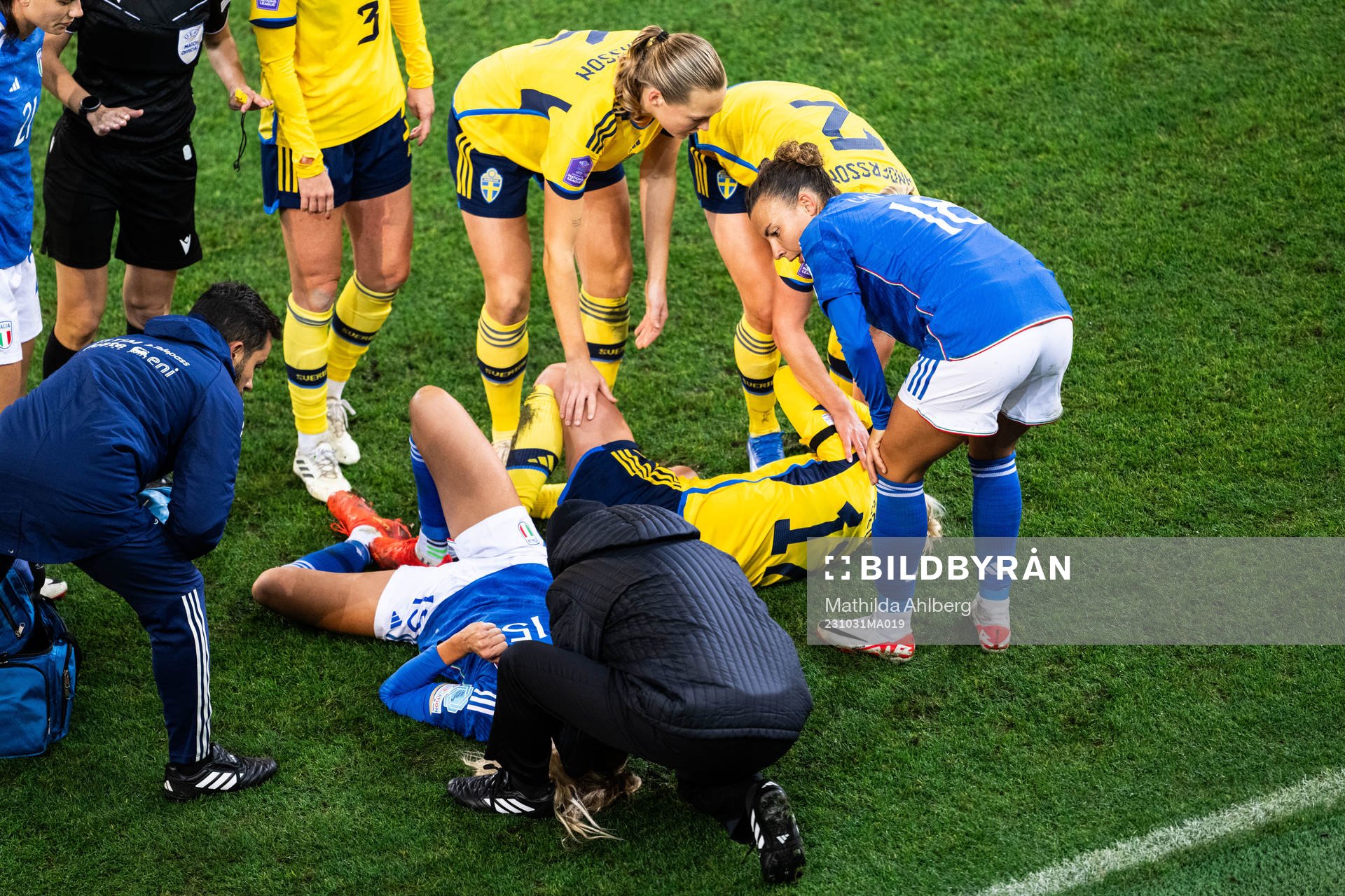 Michela Cambiaghi of Italy and Caroline Seger of Sweden