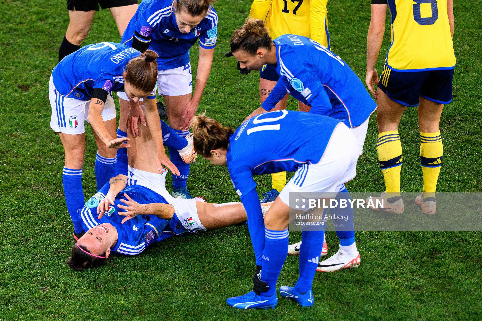 Barbara Bonansea of Italien in pain