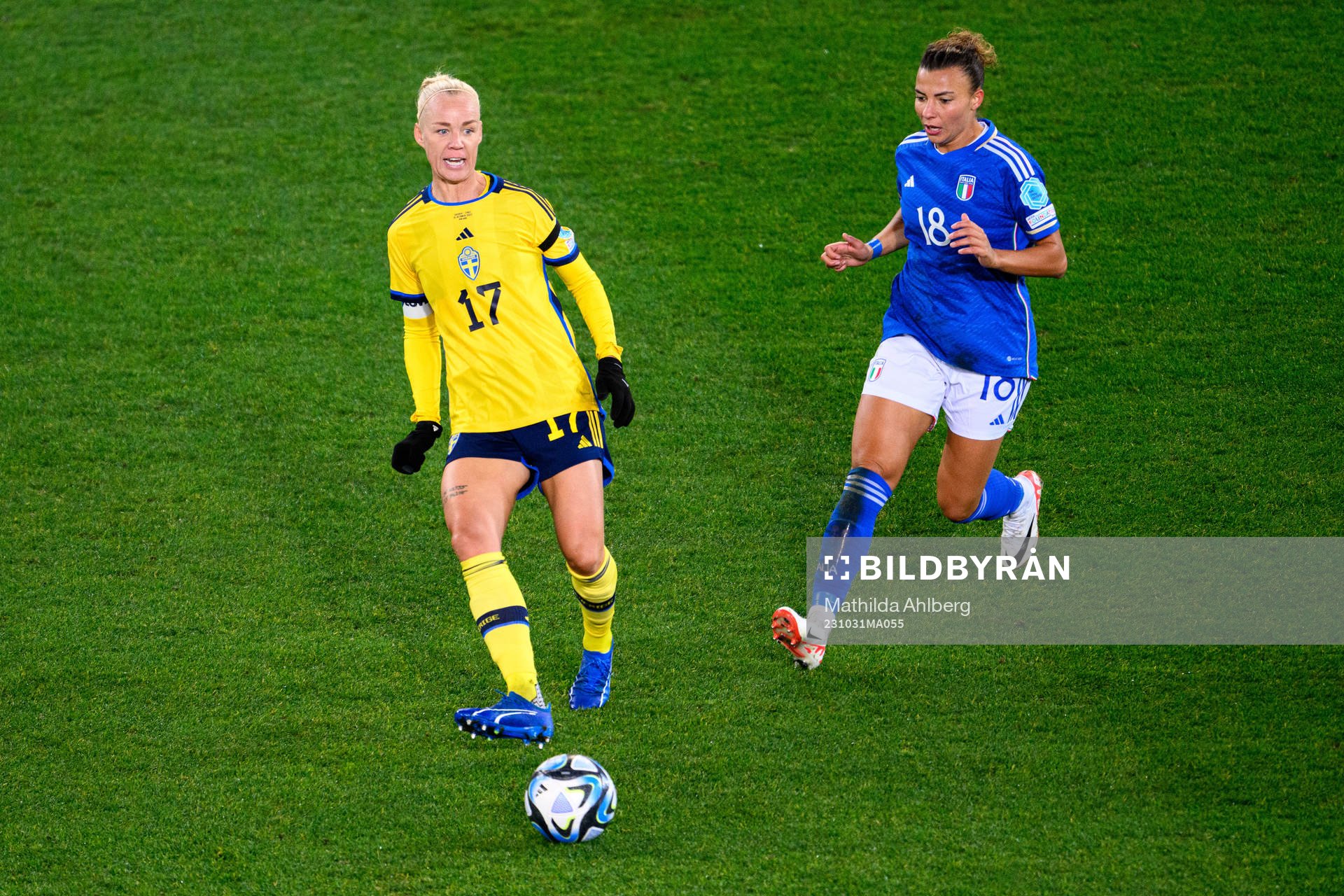 Caroline Seger of Sweden and Arianna Caruso of Italien