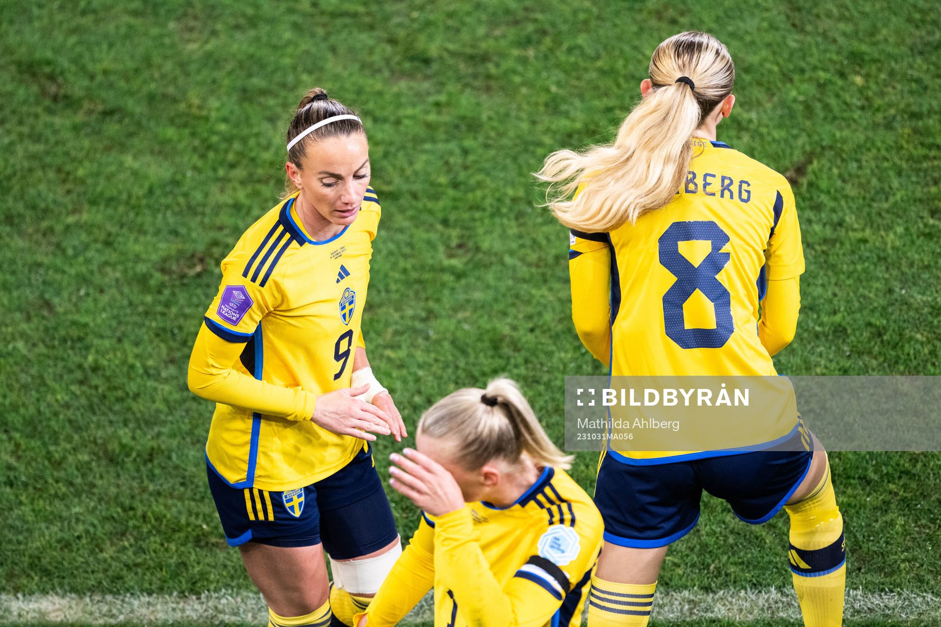Kosovare Asllani and Matilda Vinberg of Sweden