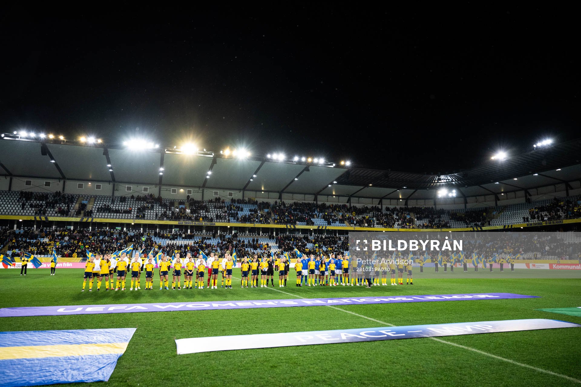 Players of Sweden and of Italy