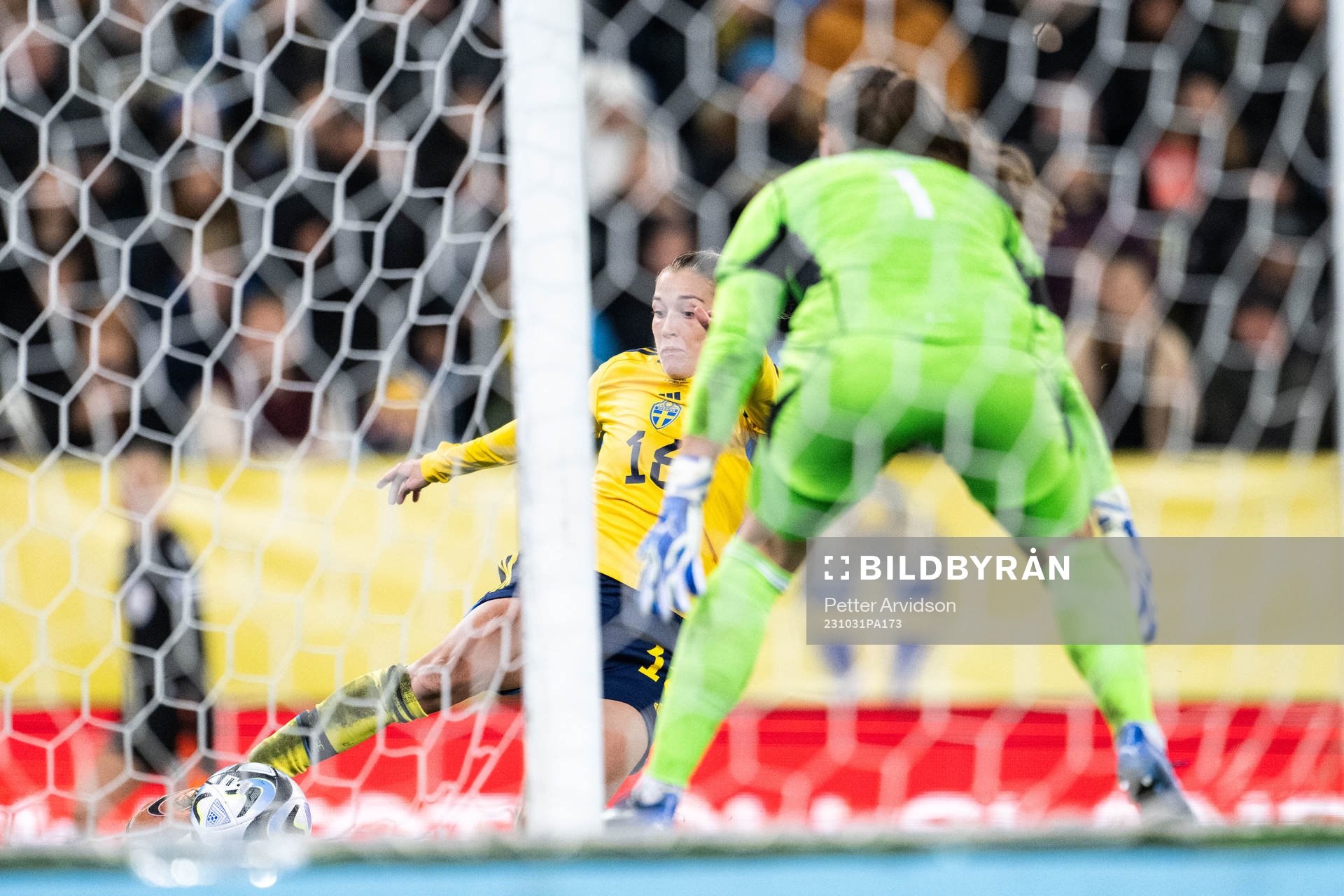 Filippa Angeldahl of Sweden and goalkeeper Laura Giuliani