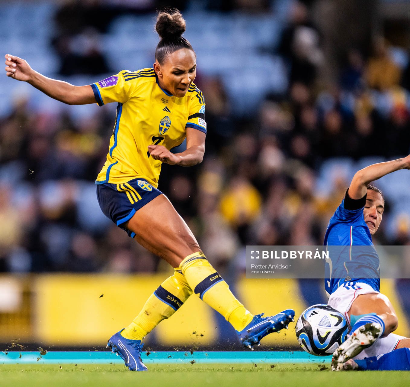 Madelen Janogy of Sweden and Elena Linari of Italy