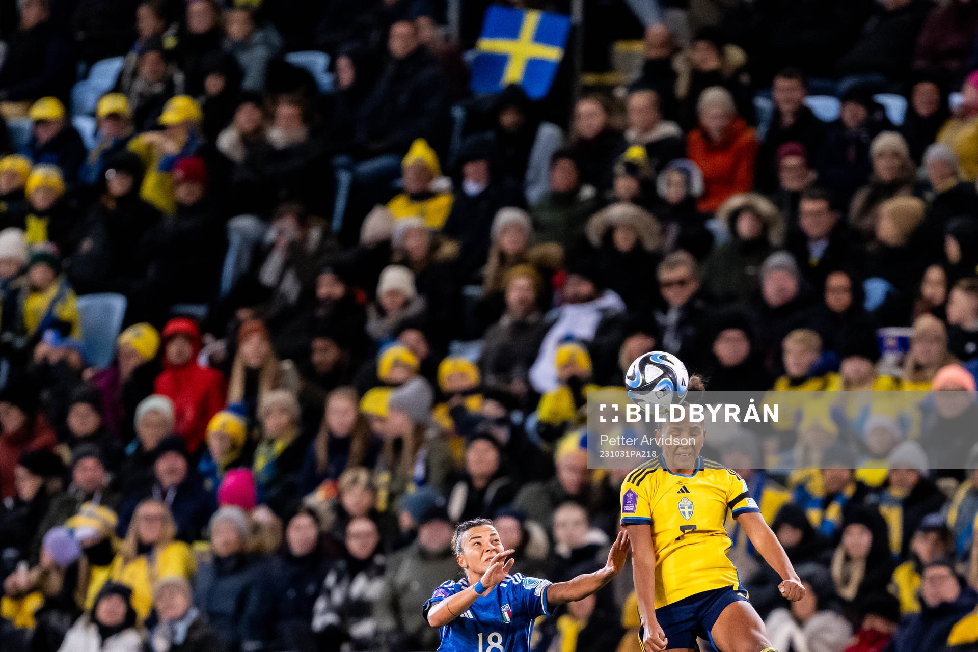 Arianna Caruso of Italy and Madelen Janogy of Sweden