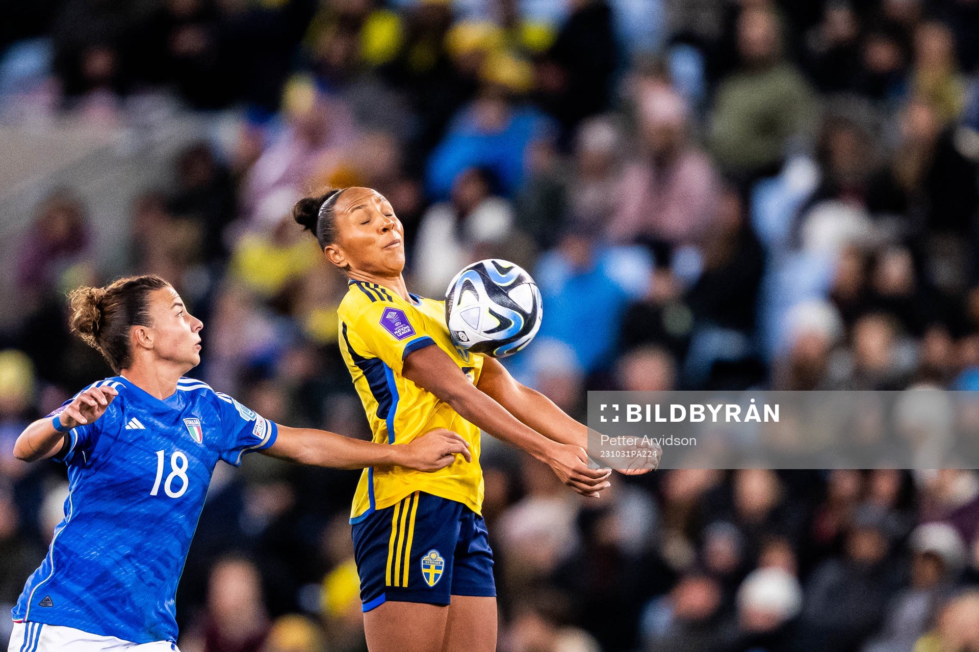 Arianna Caruso of Italy and Madelen Janogy of Sweden
