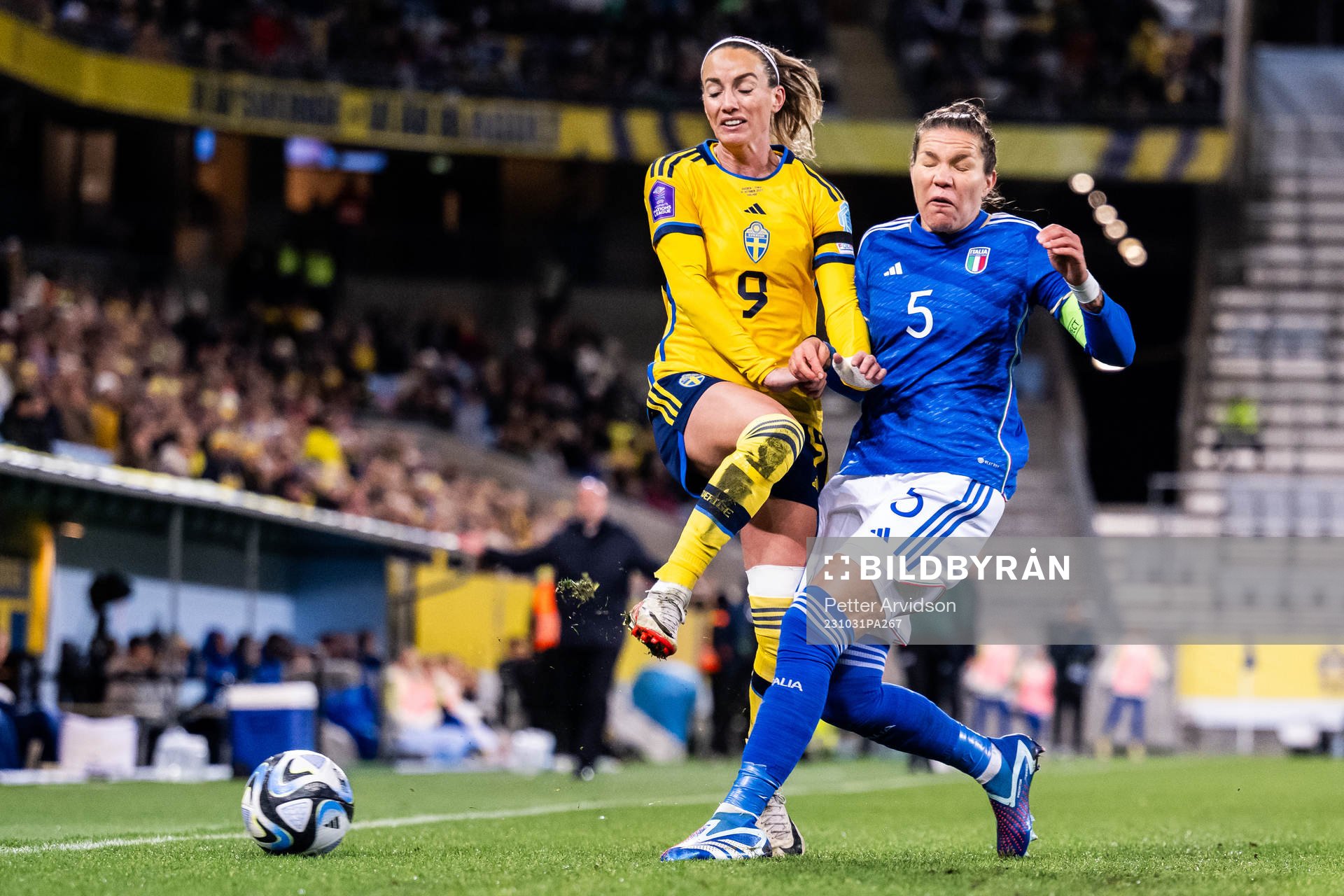 Kosovare Asllani of Sweden and Elena Linari of Italy