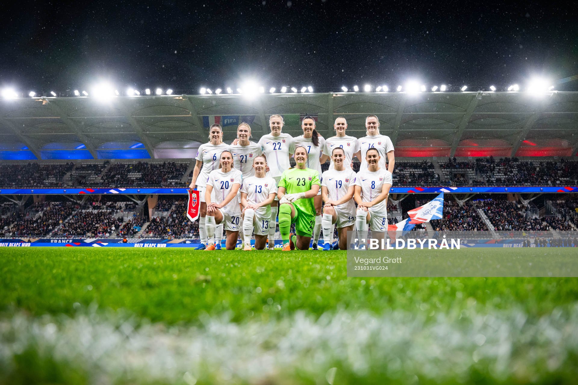 The starting eleven of Norway pose for a team photo
