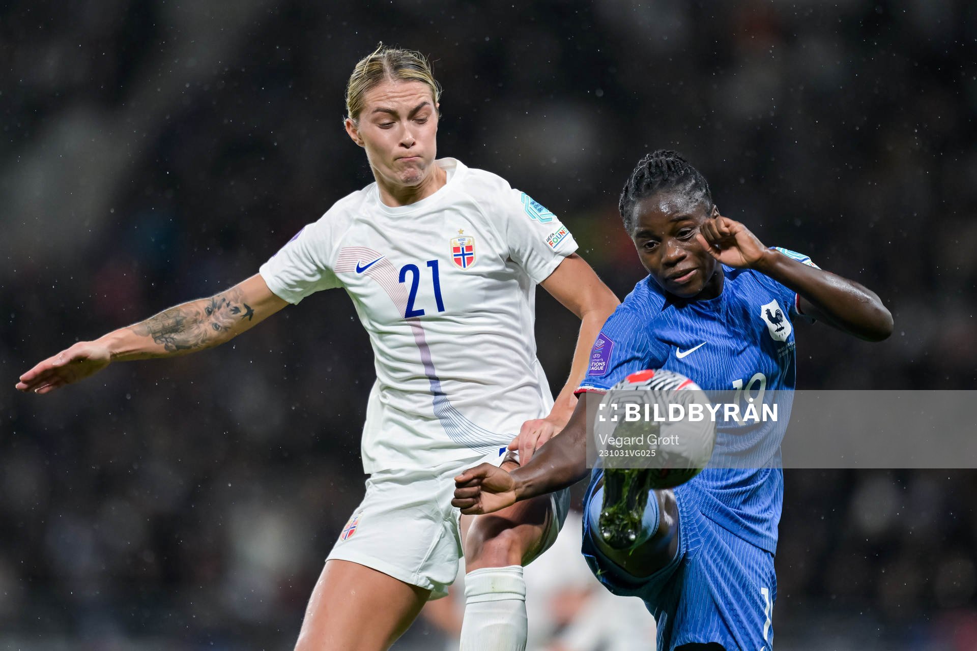Mimmi Löfwenius of Norway and Griedge Mbock Bathy of France
