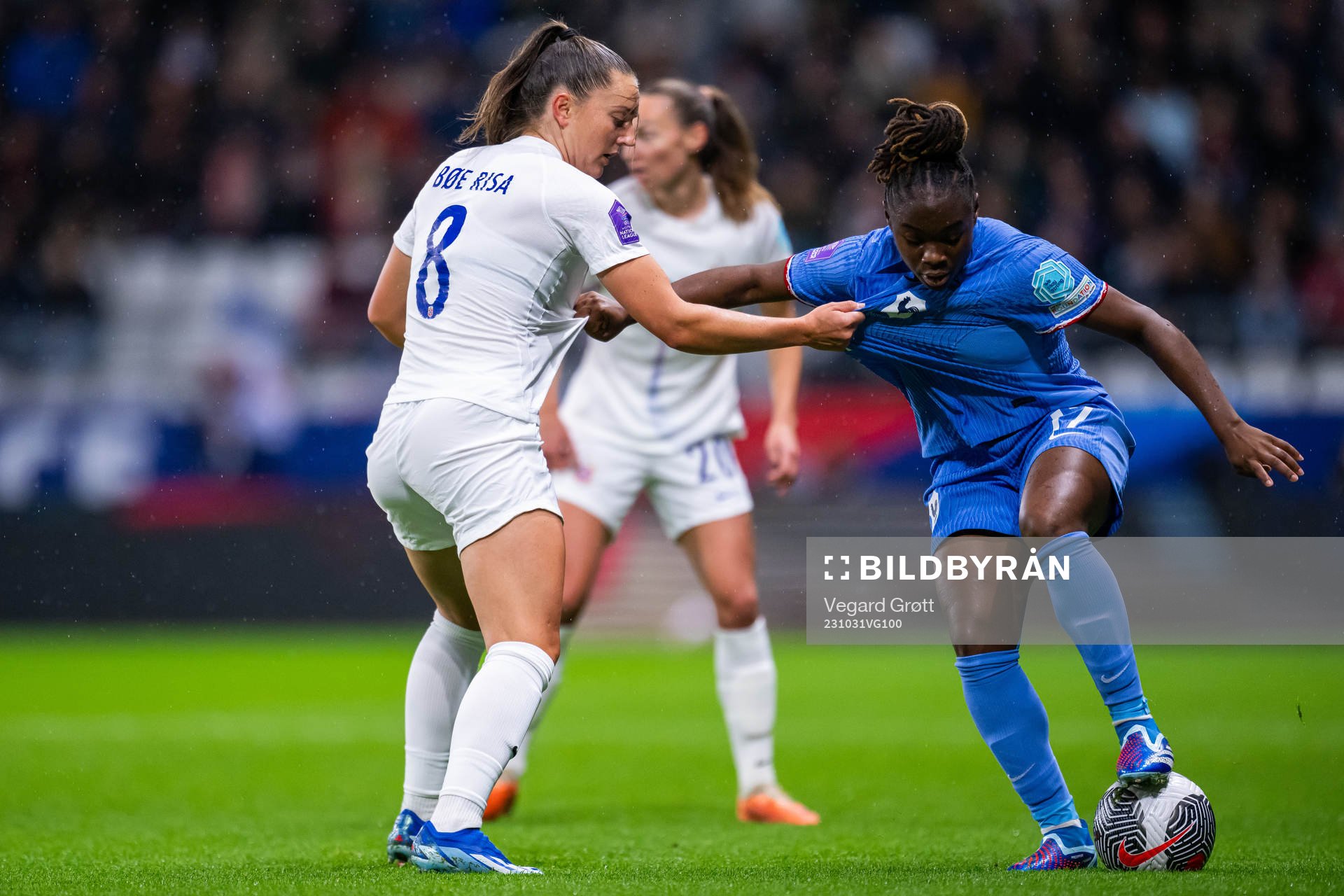 Vilde Bøe Risa of Norway and Sandy Baltimore of France