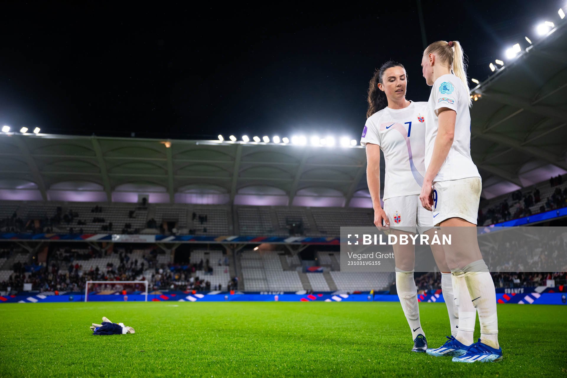 Ingrid Syrstad Engen and Karina Sævik of Norway