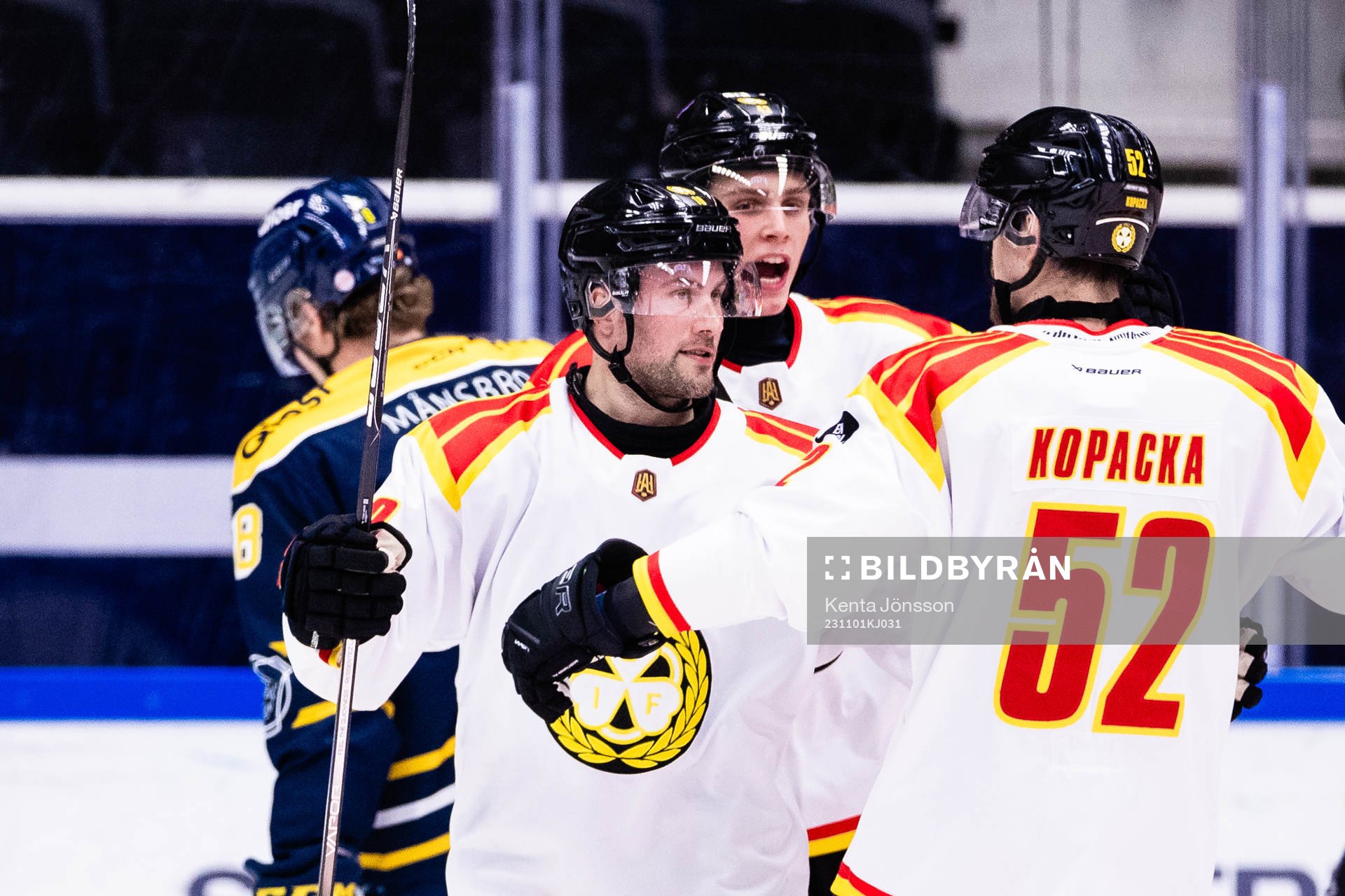 Brynäs Johan Larsson jublar
