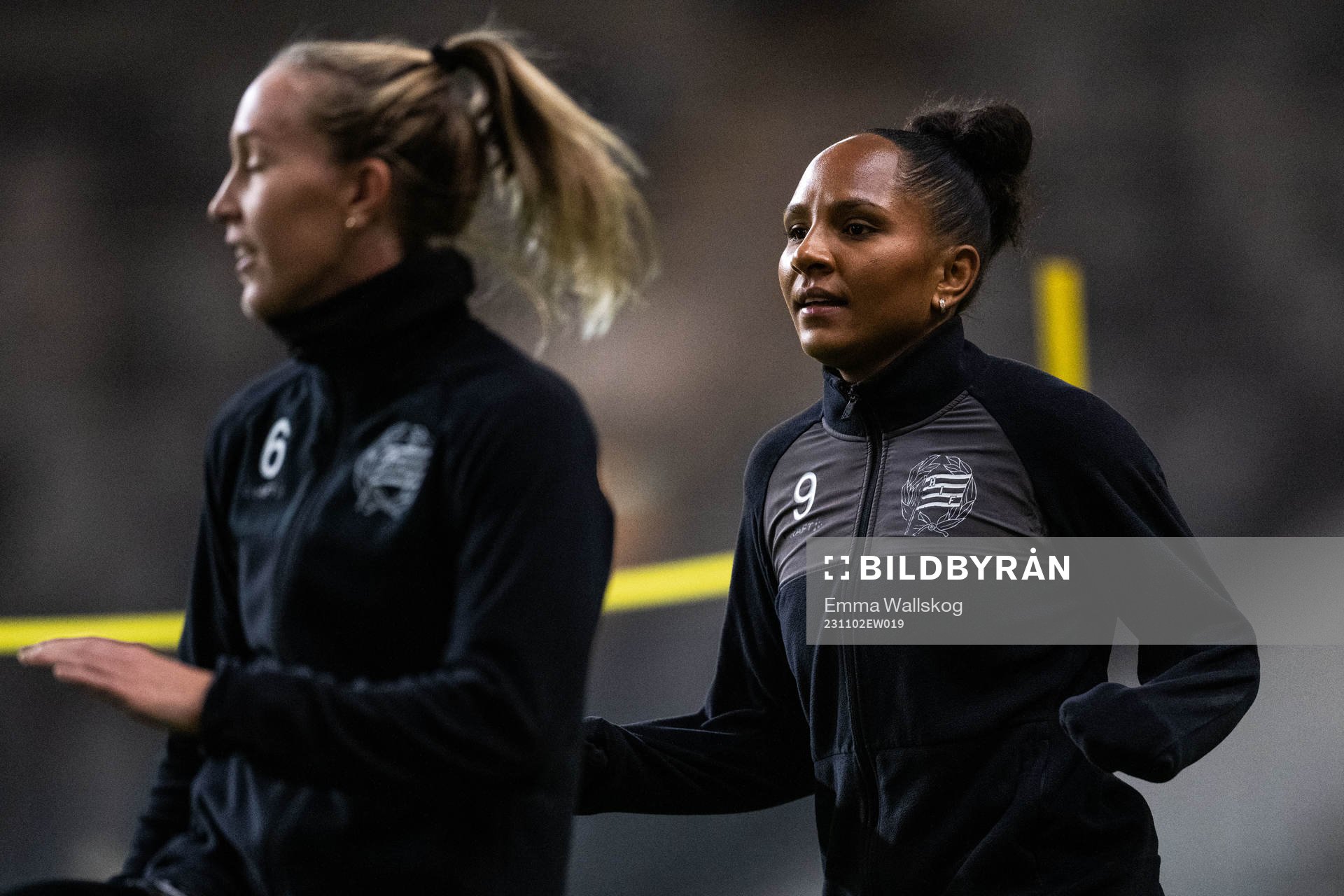 Julia Roddar och Madelen Janogy
