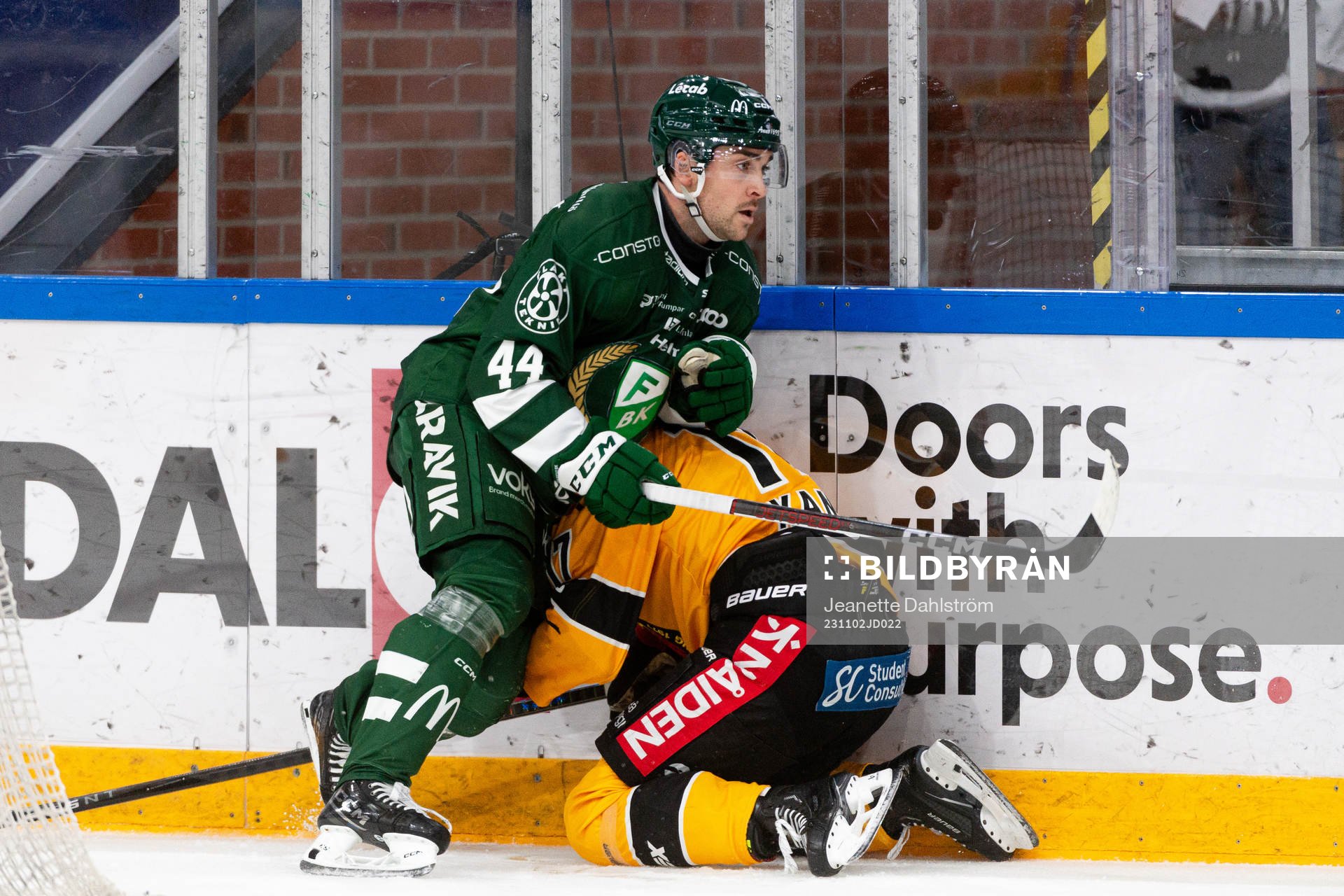 Färjestads Jonathan Andersson och Linköpings Joel Kant