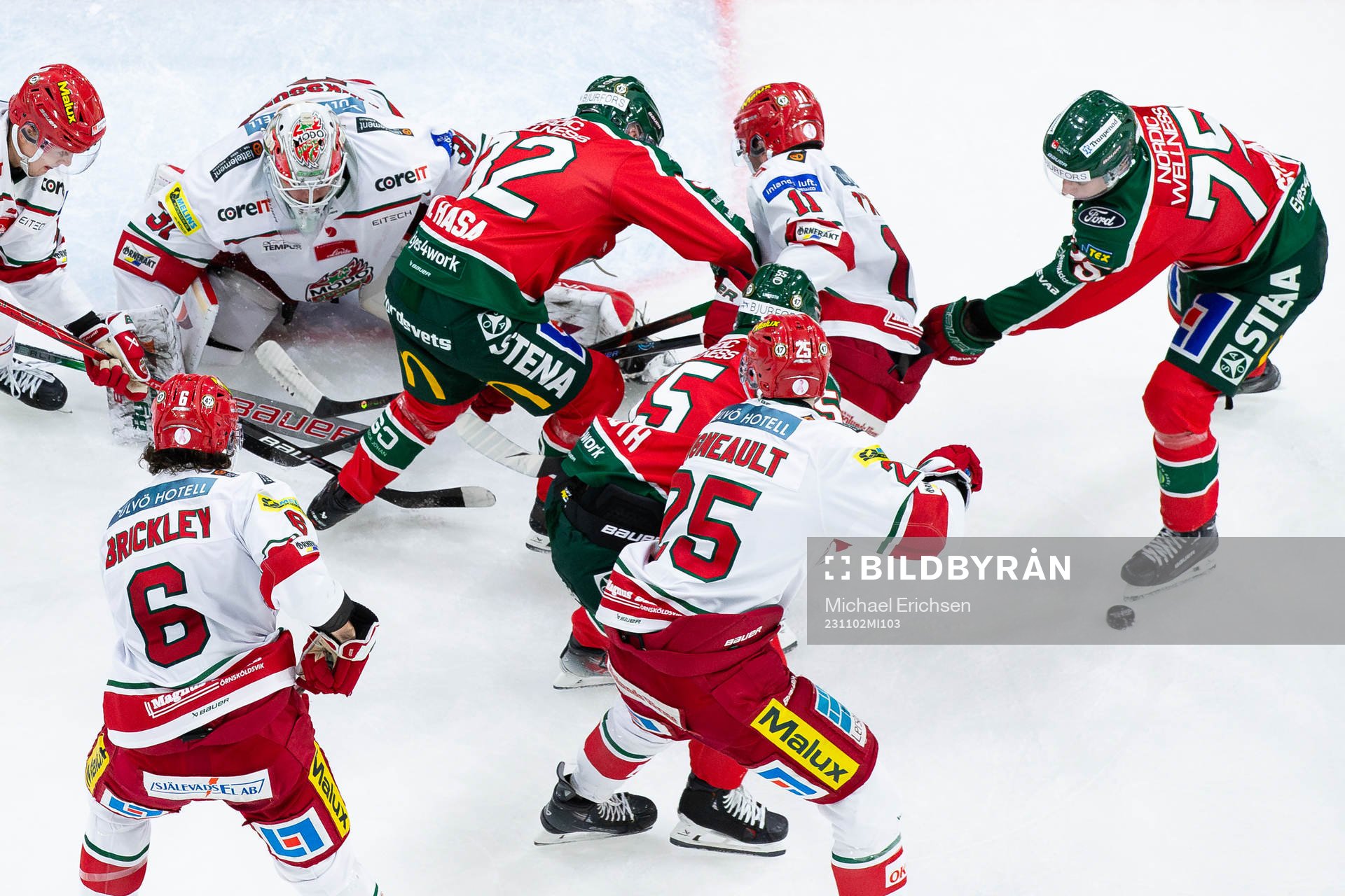 Frölundas Noah Hasa och David Edstrom oroar framför MoDos