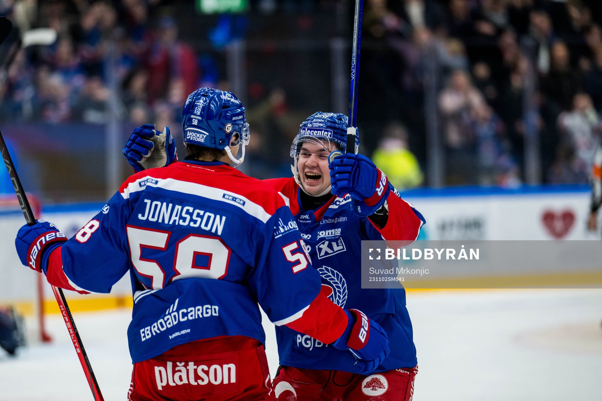 IK Oskarshamns Hugo Jonasson och Lukas Pilö jublar