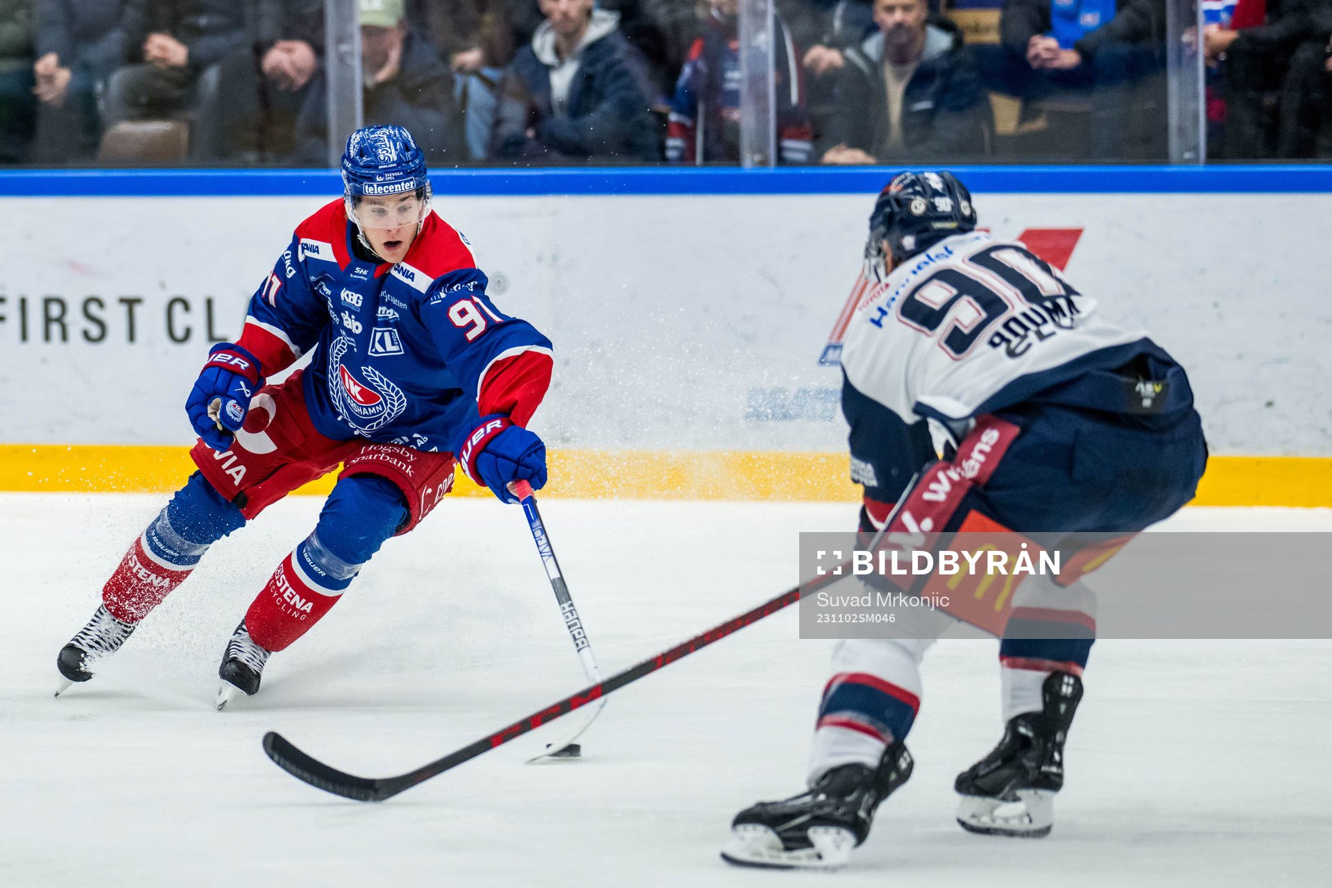 IK Oskarshamns Logan Hutsko och Linköping HCs Lance Bouma