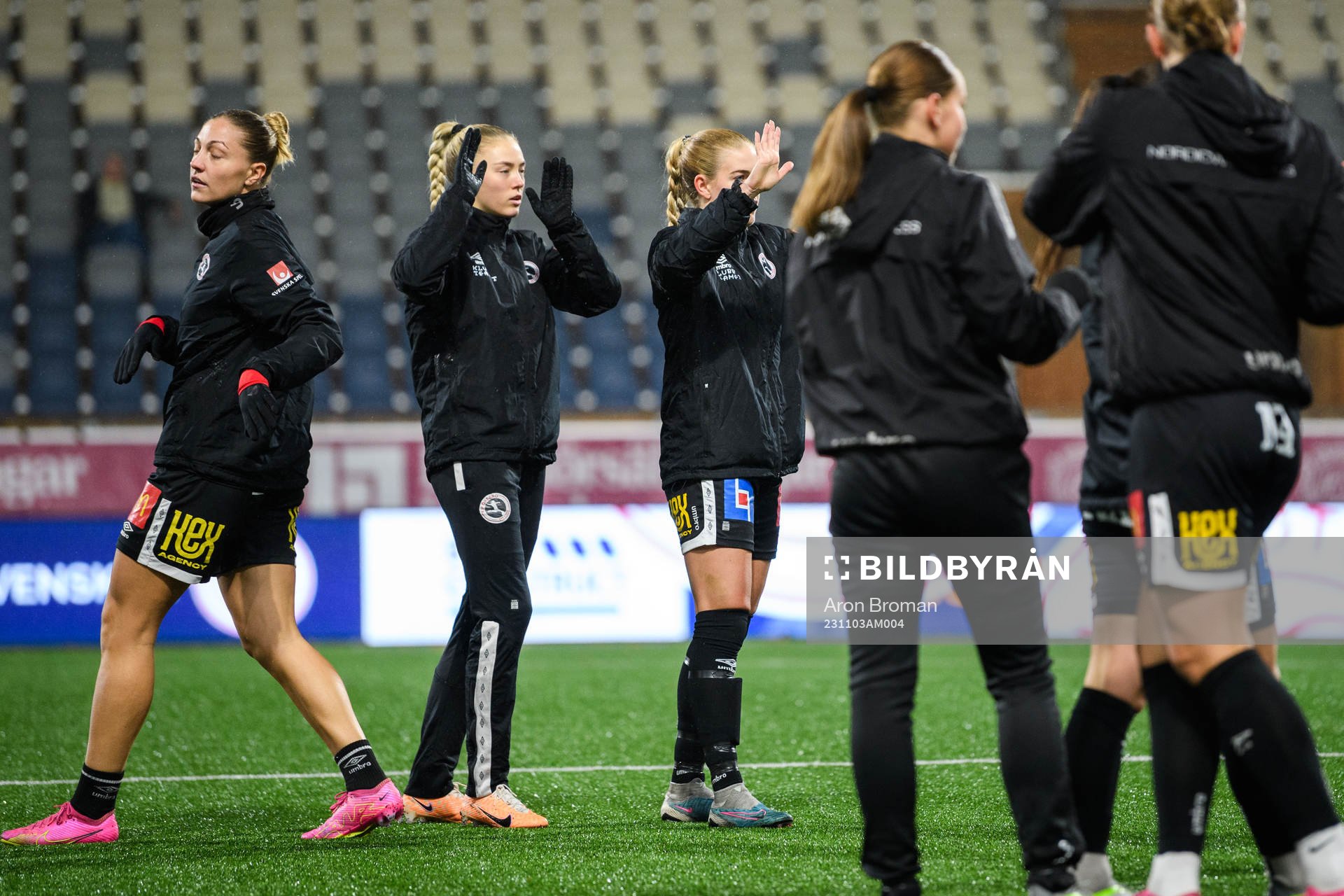 Örebros spelare värmer upp