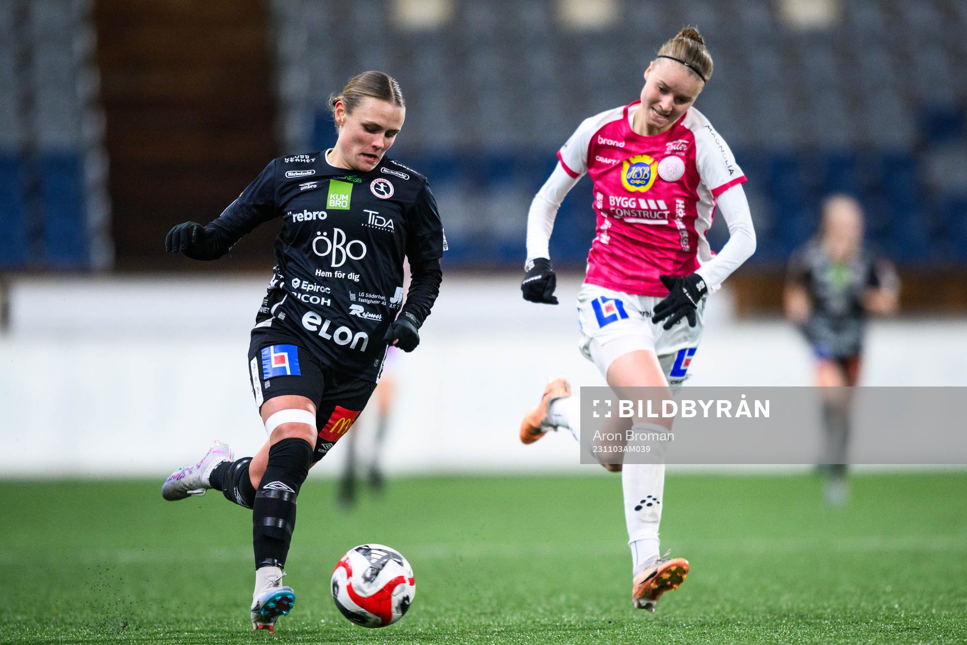 Örebros Maja Bodin och IK Uppsalas Julia Ragnarsson