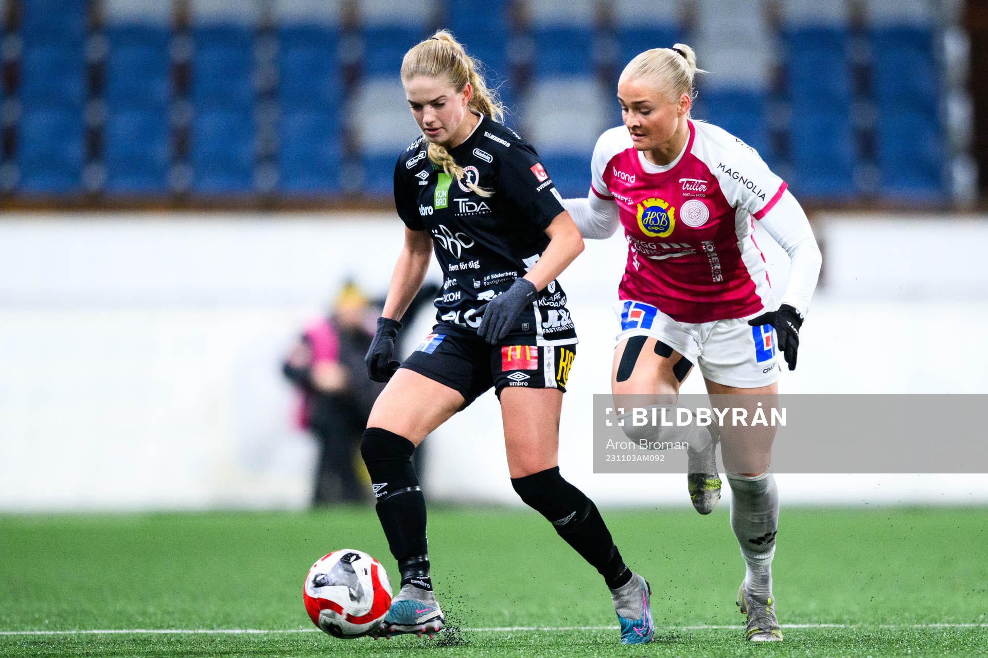 Örebros Regan Steigleder och IK Uppsalas Klara Folkesson