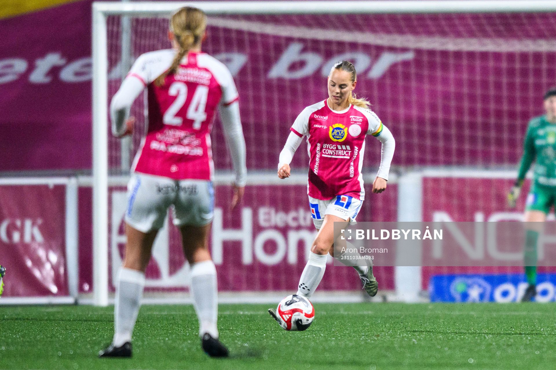 IK Uppsalas Agnes Nyberg under fotbollsmatchen i Damallsvenskan mellan IK Uppsala och Örebro den 3 november 2023 i Uppsala. 