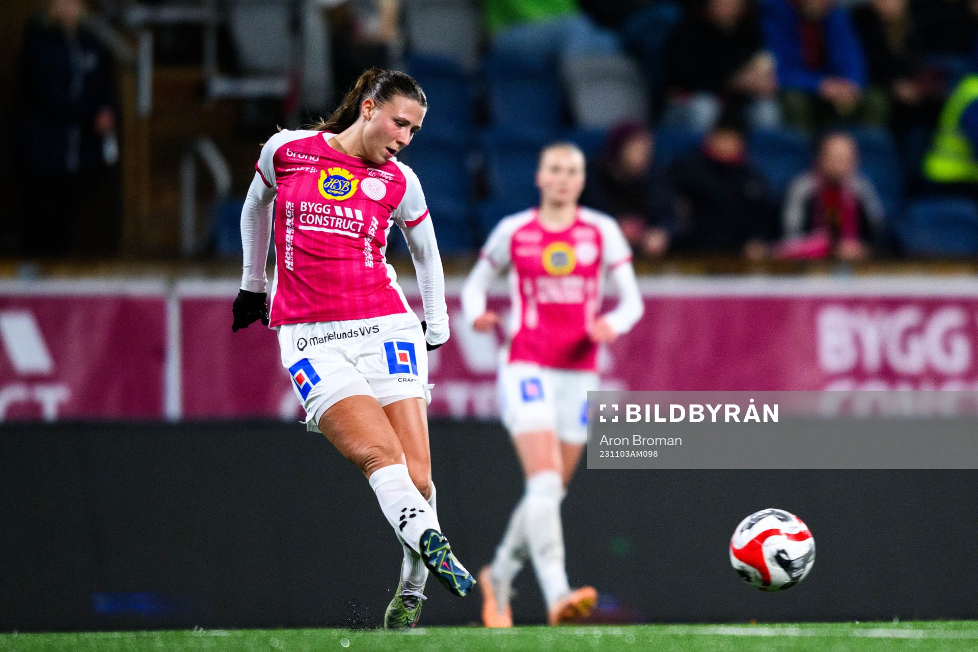 IK Uppsalas Emilia Hjertberg under fotbollsmatchen i Damallsvenskan mellan IK Uppsala och Örebro den 3 november 2023 i Uppsala. 