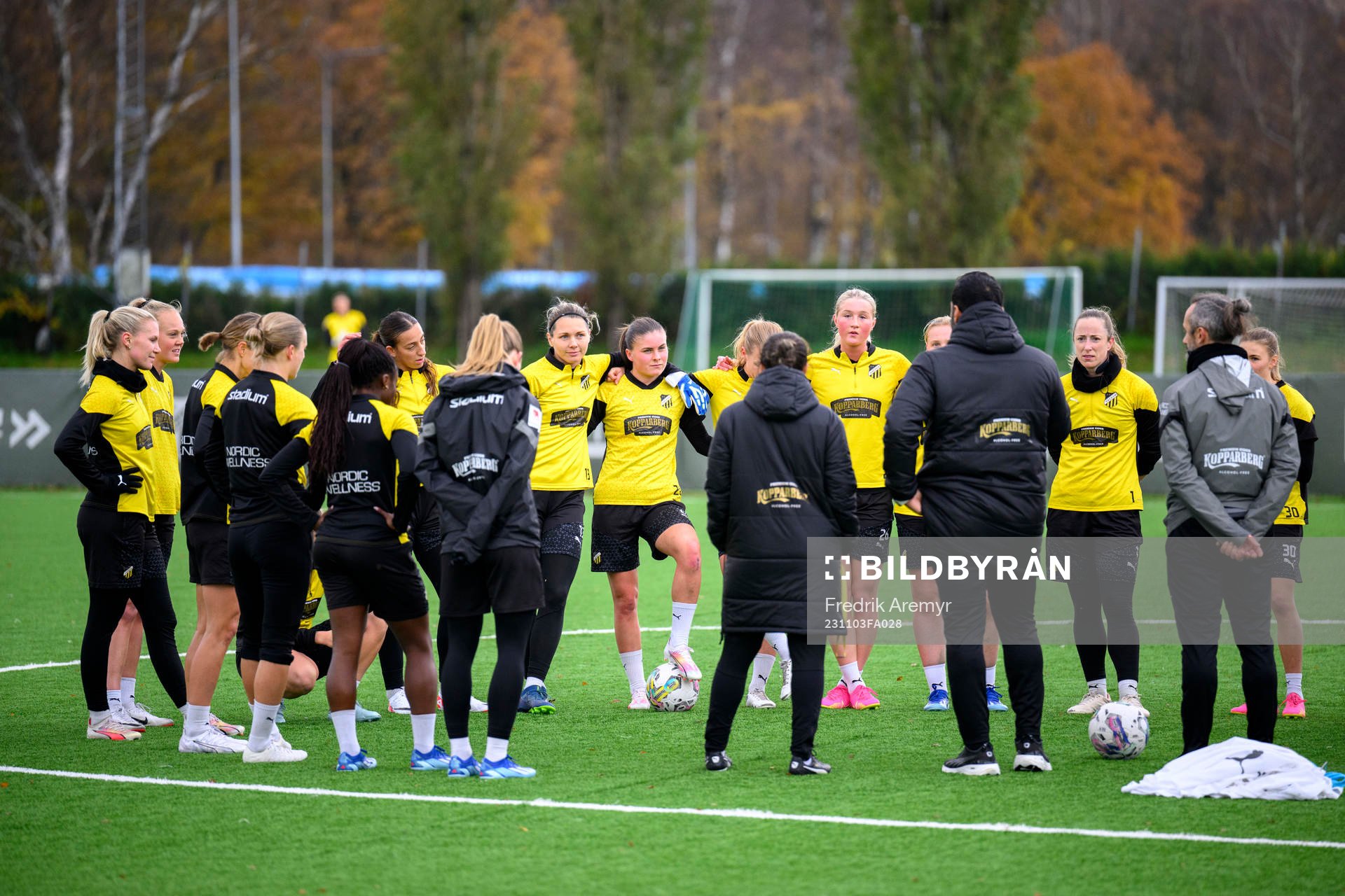 Häckens spelare samlas