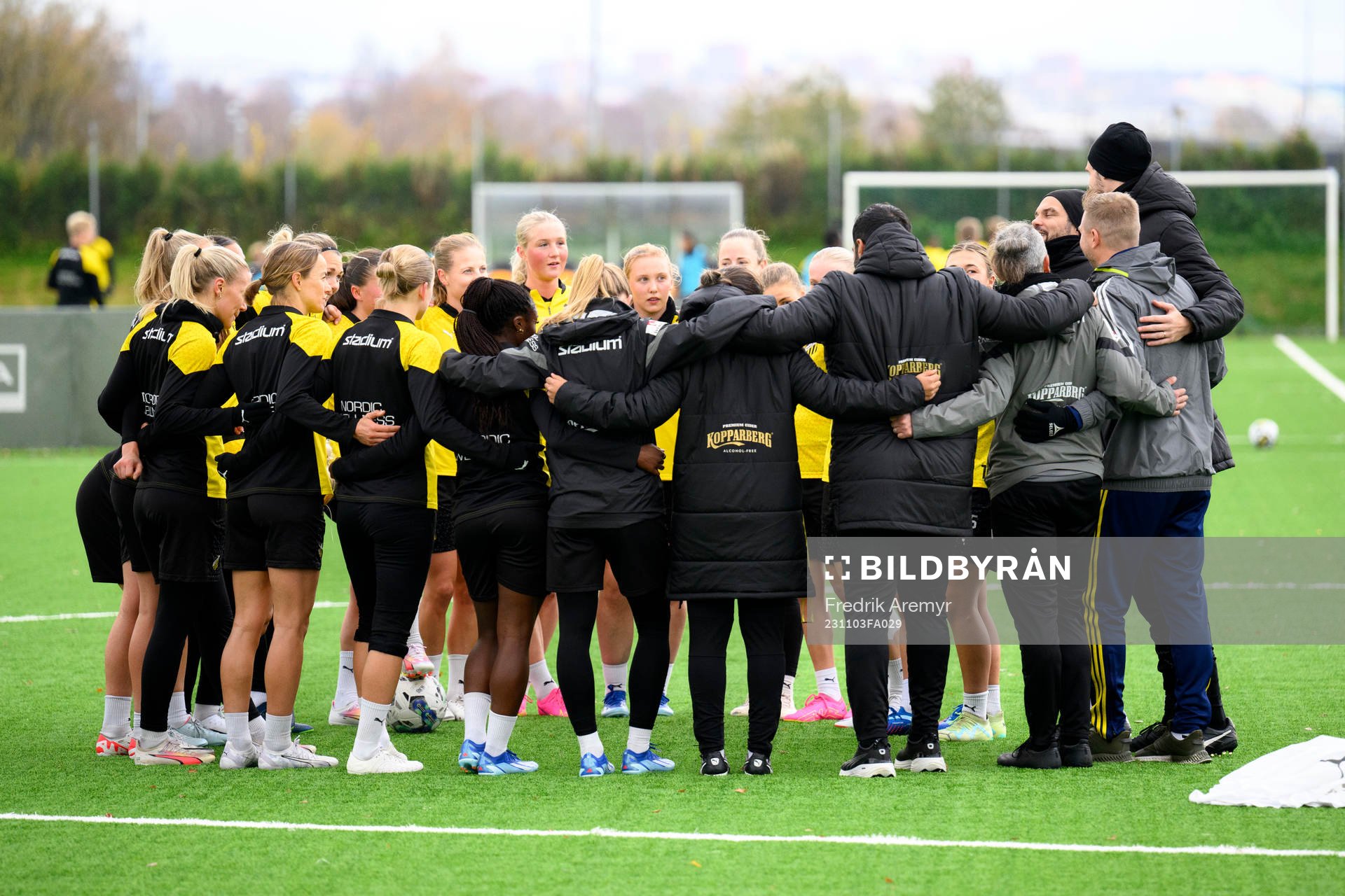 Häckens spelare samlas under en träning med Häcken den 3 november 2023 i Göteborg. 