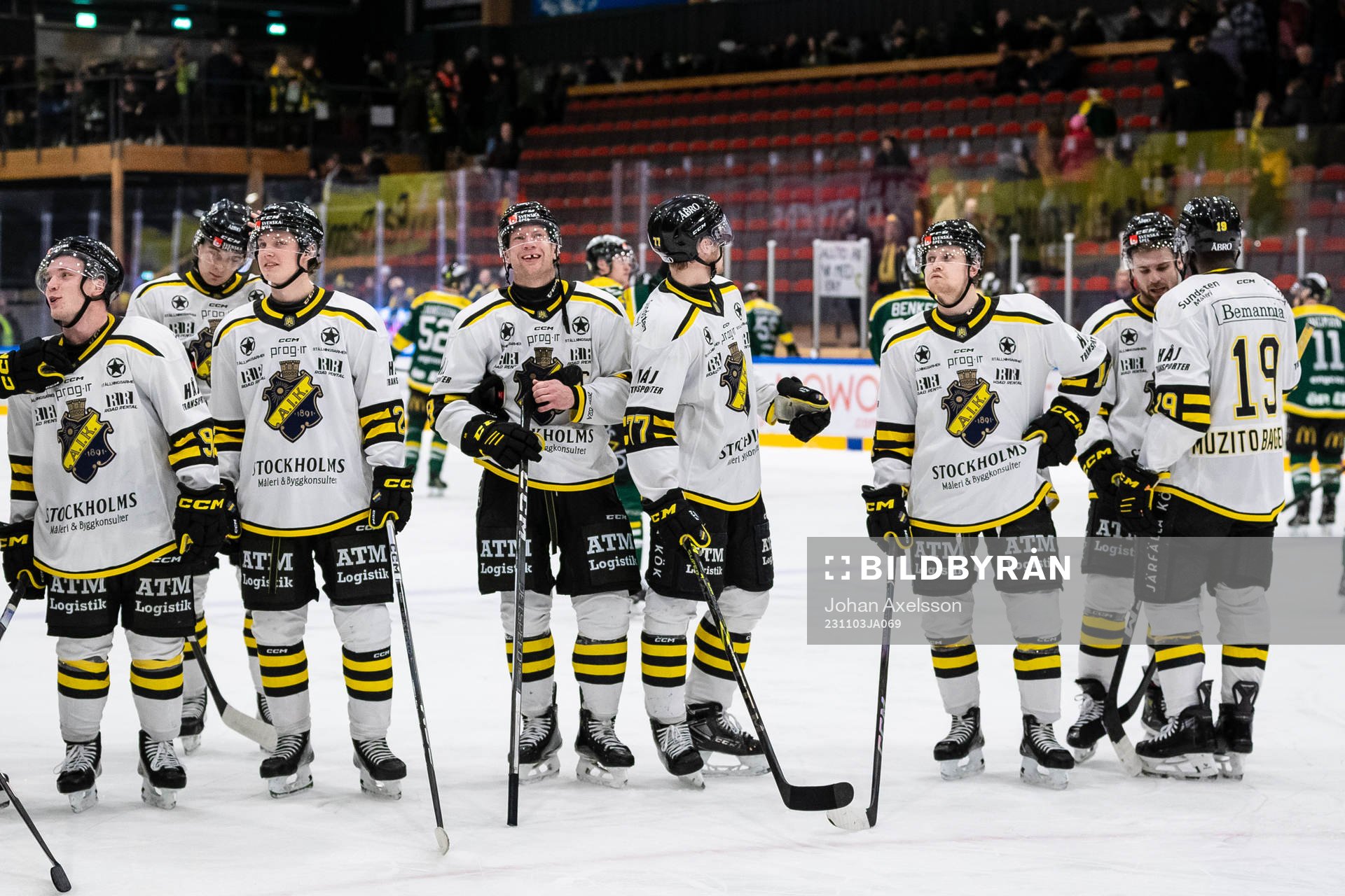 AIKs spelare jublar