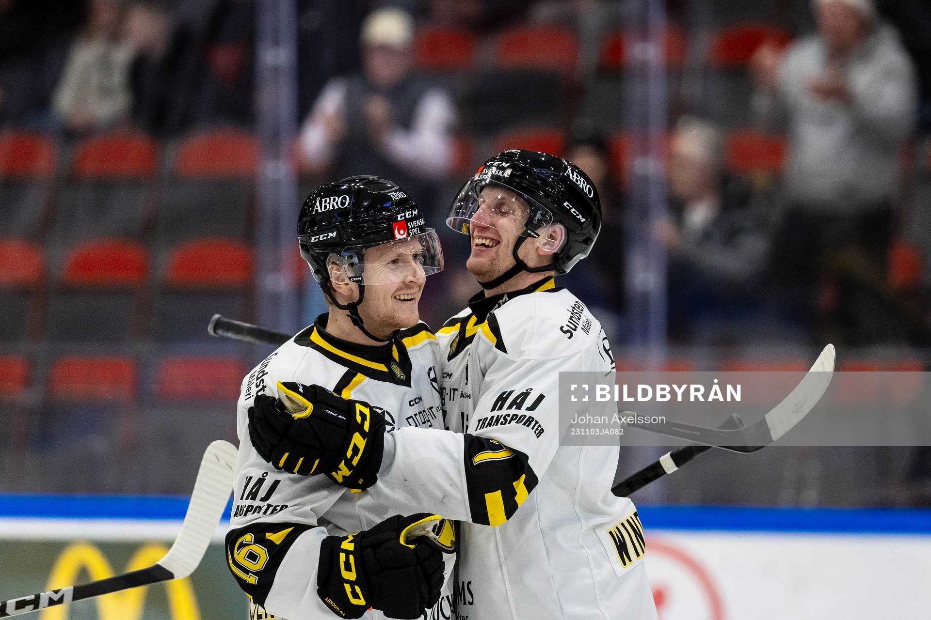 AIKs Ole Einar Egeland Andersen och Filip Windlert  jublar