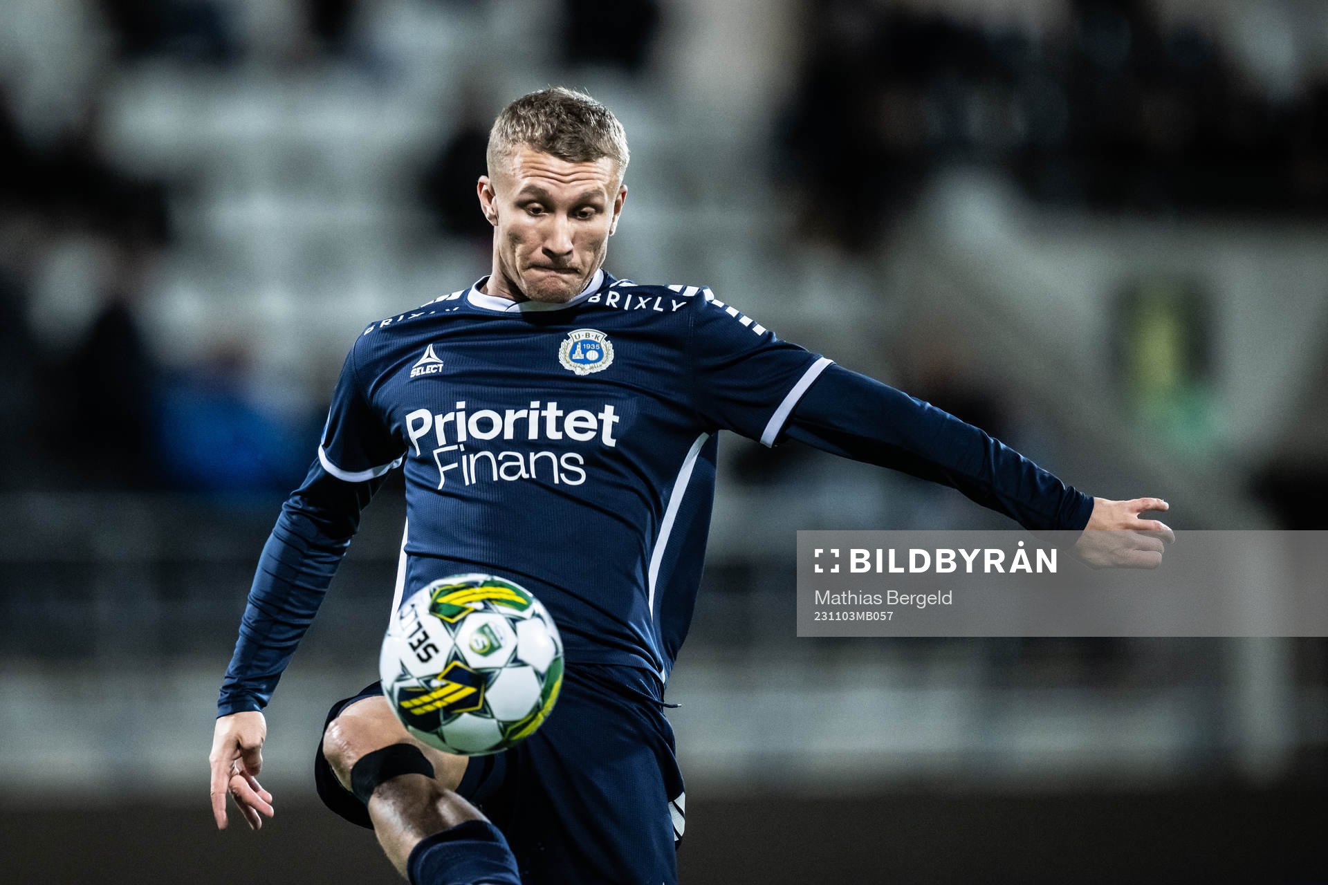 Utsiktens Karl Landsten under fotbollsmatchen i Superettan mellan Utsikten och Gefle den 3 november 2023 i Göteborg. 